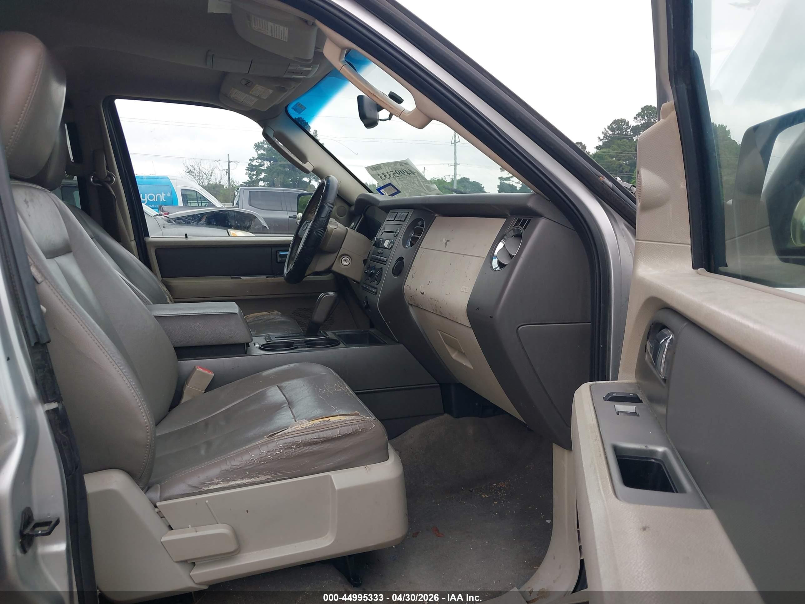 FORD EXPEDITION image 5