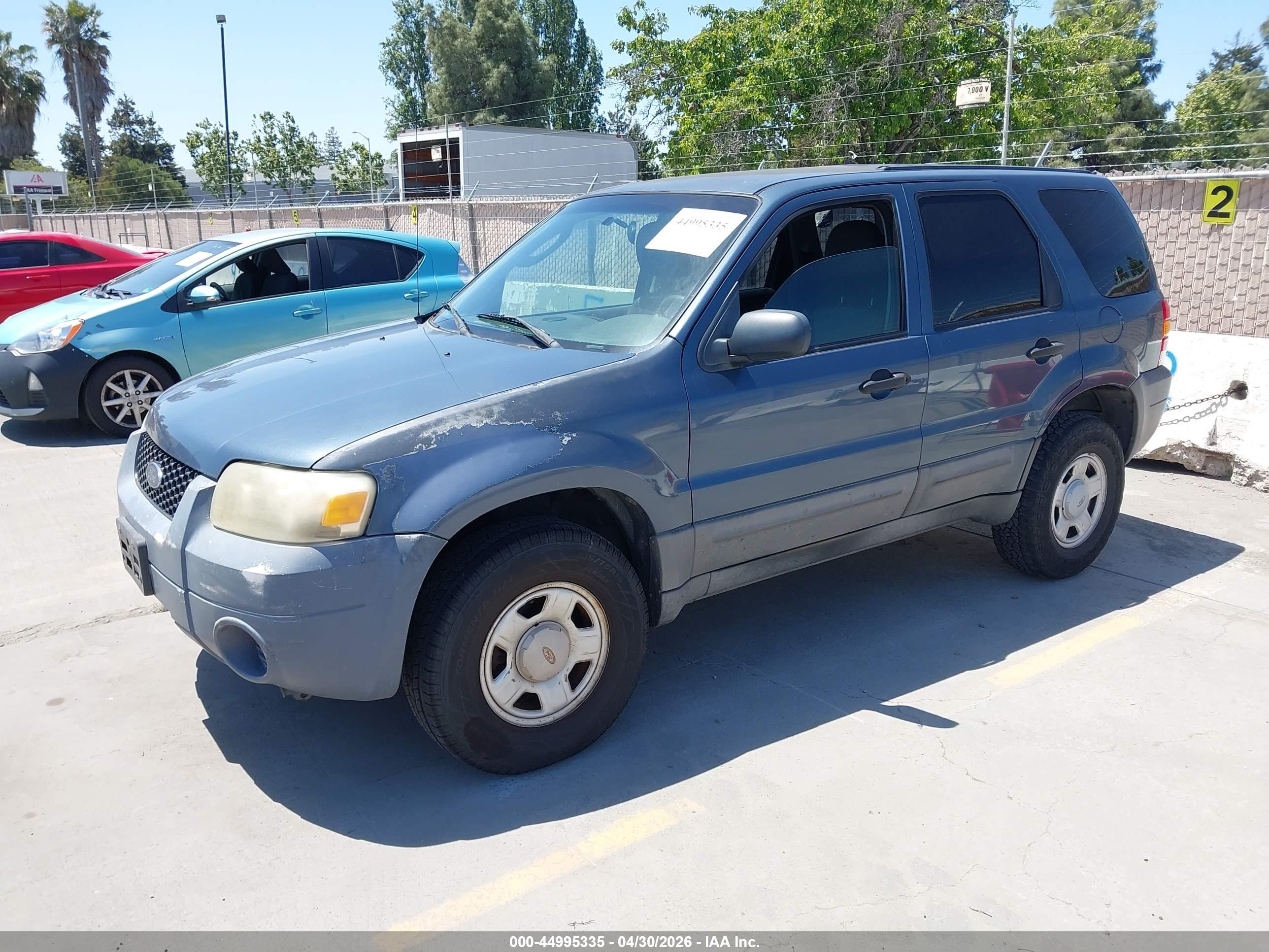 FORD ESCAPE image 2