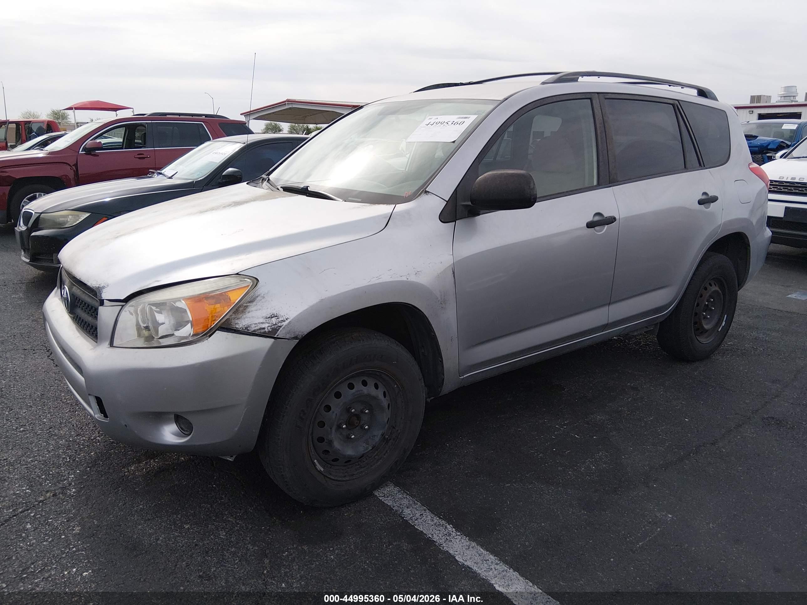 TOYOTA RAV4 image 2