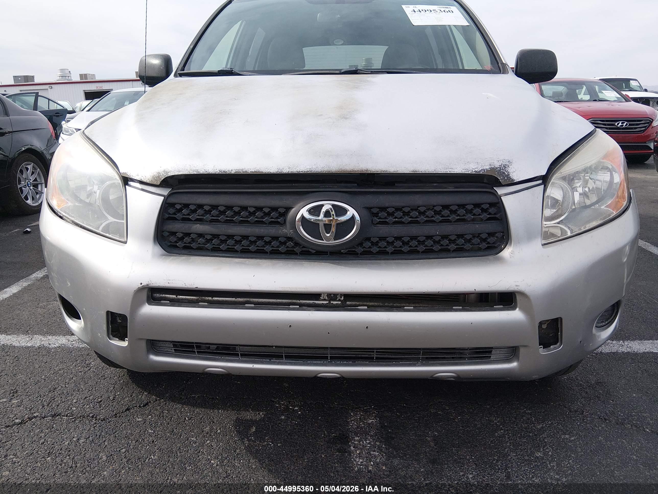 TOYOTA RAV4 image 6