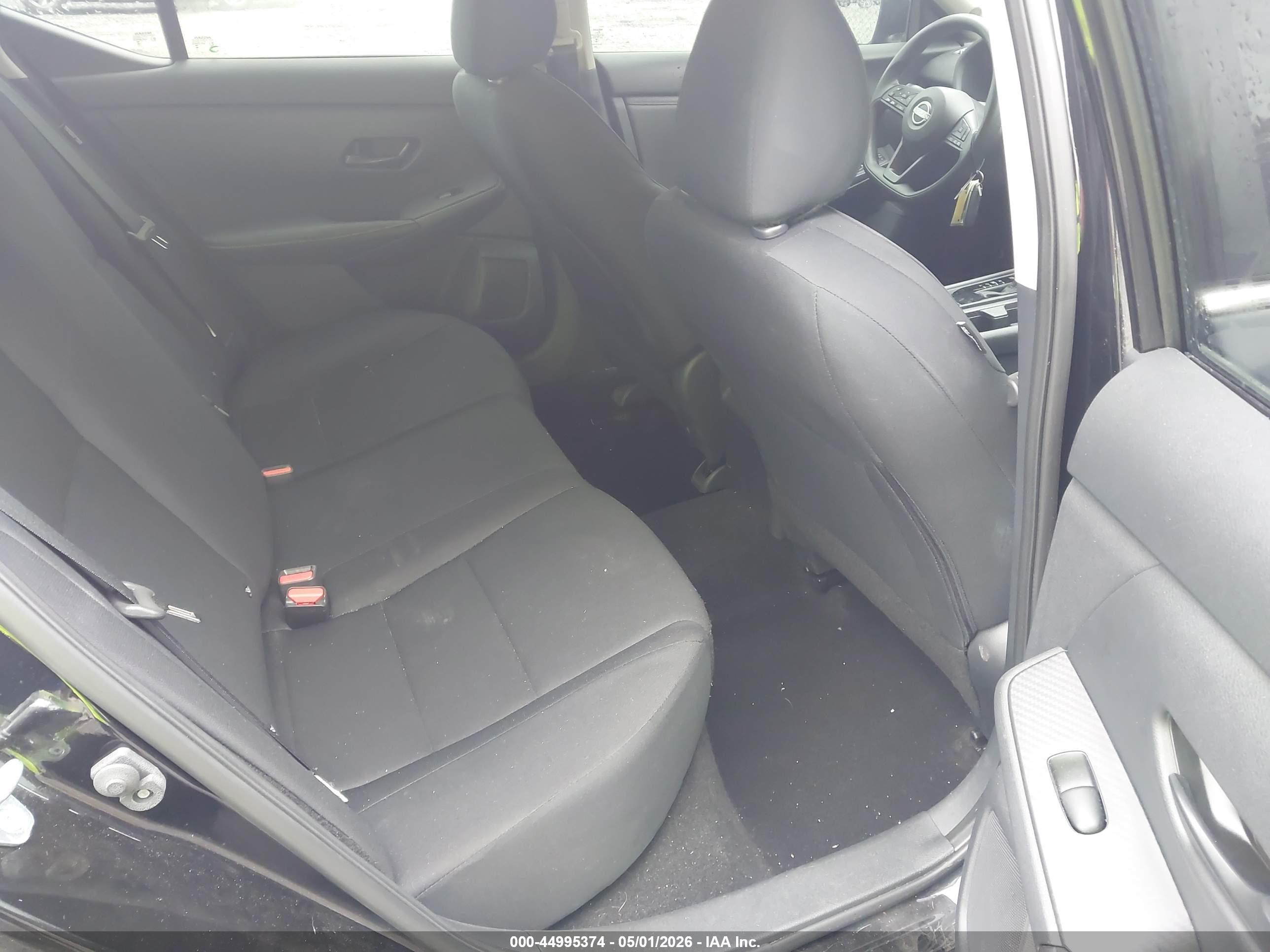 NISSAN SENTRA image 8