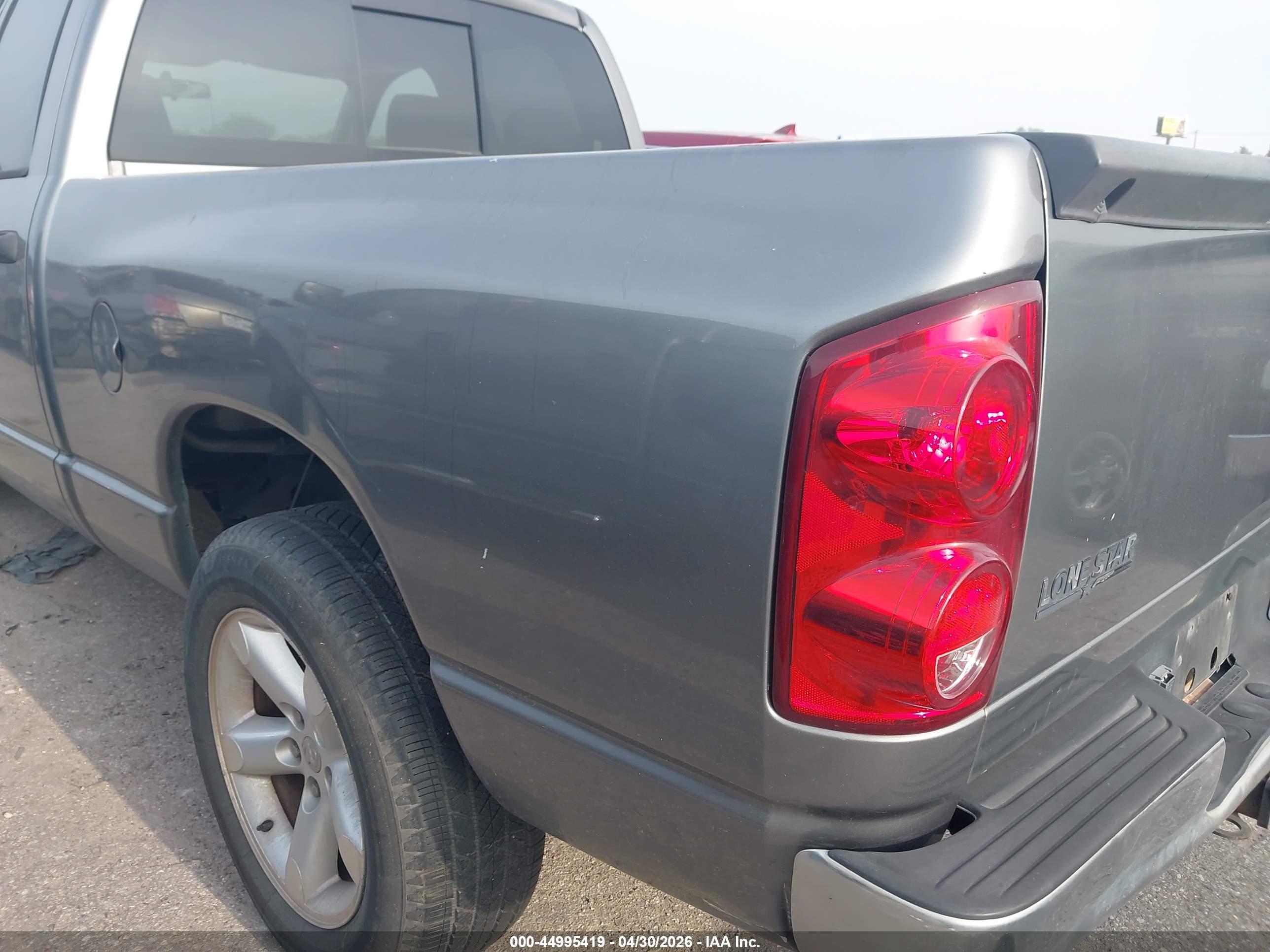 DODGE RAM image 6