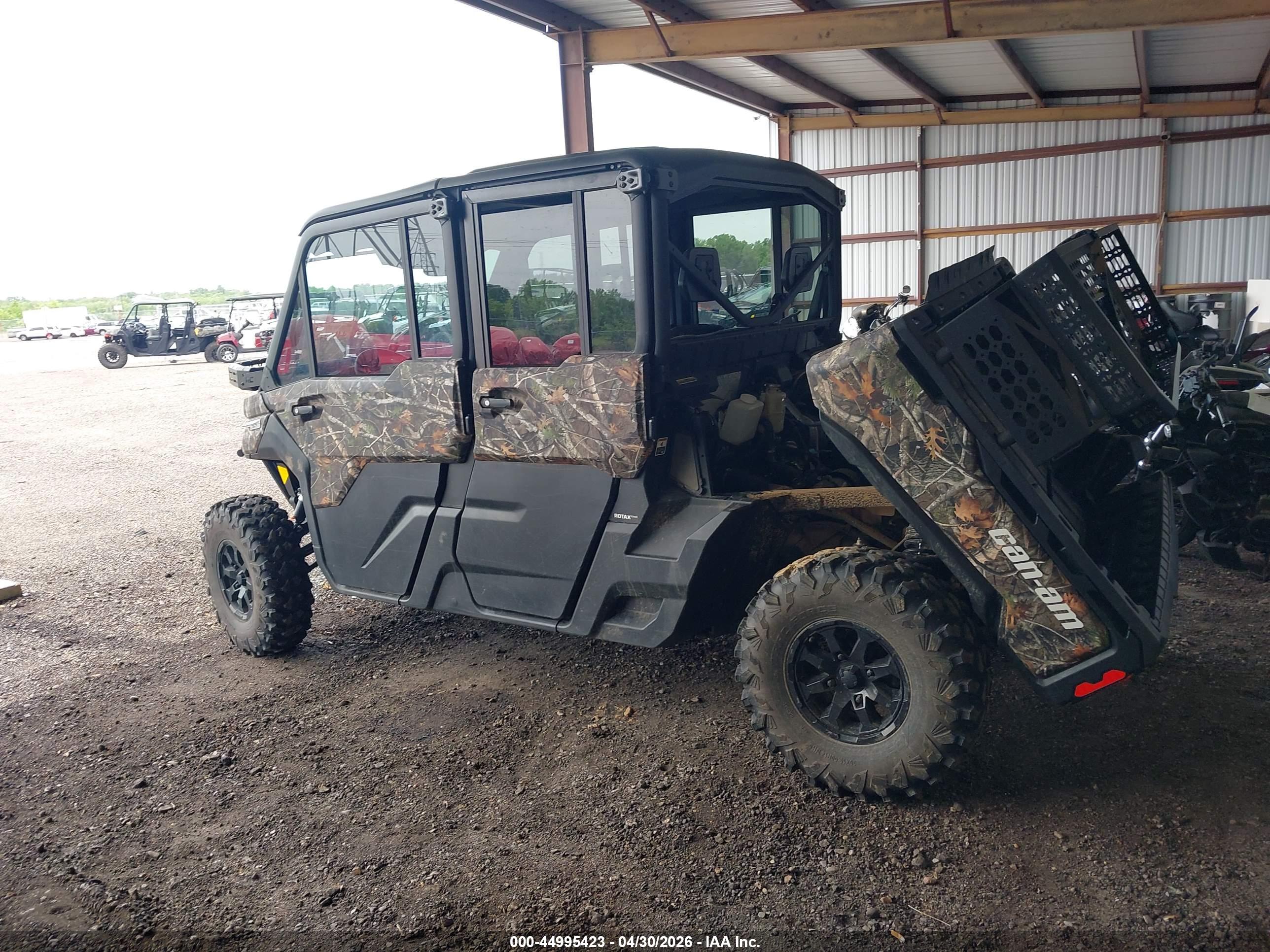 CAN-AM DEFENDER image 2