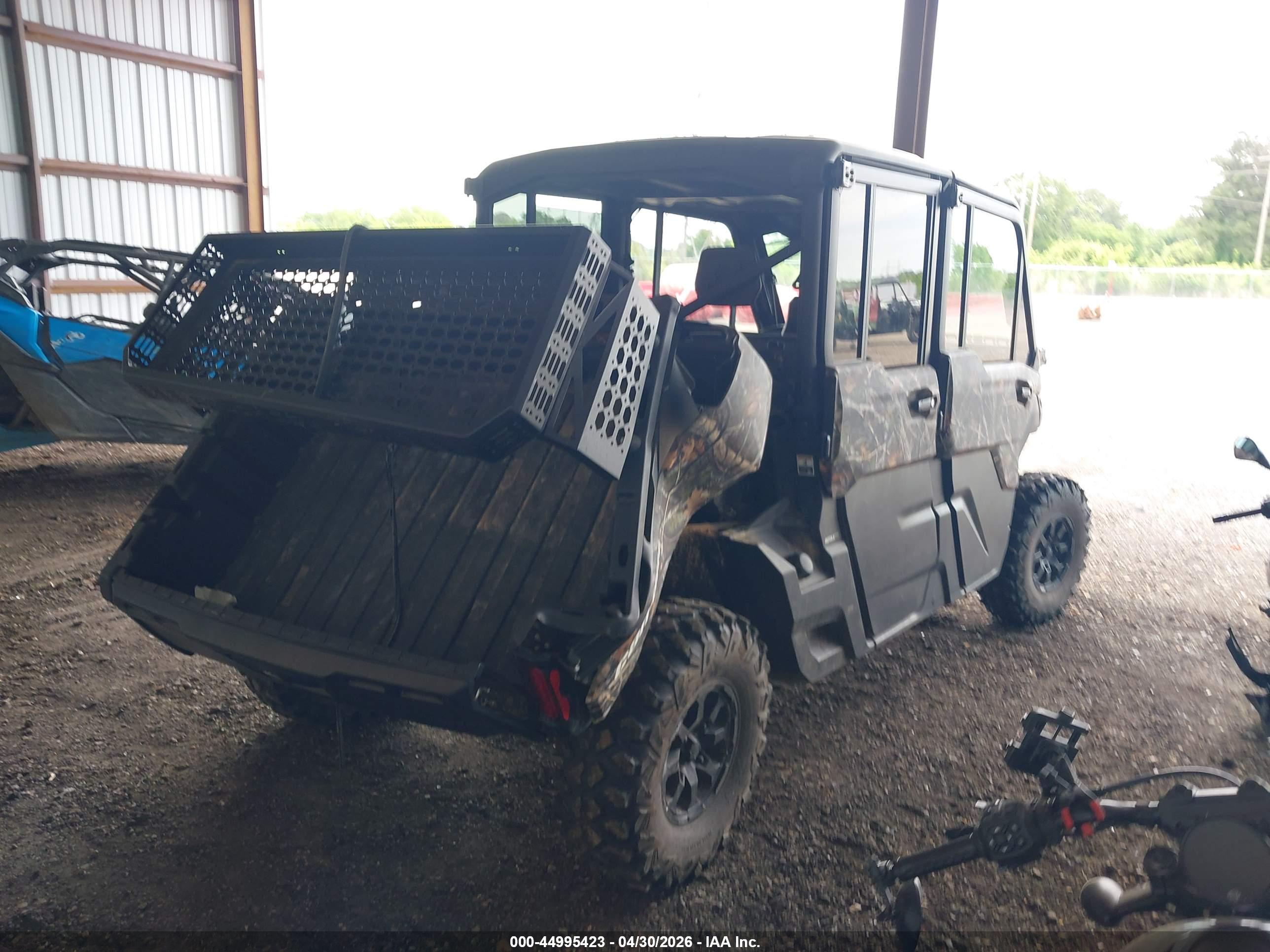 CAN-AM DEFENDER image 4