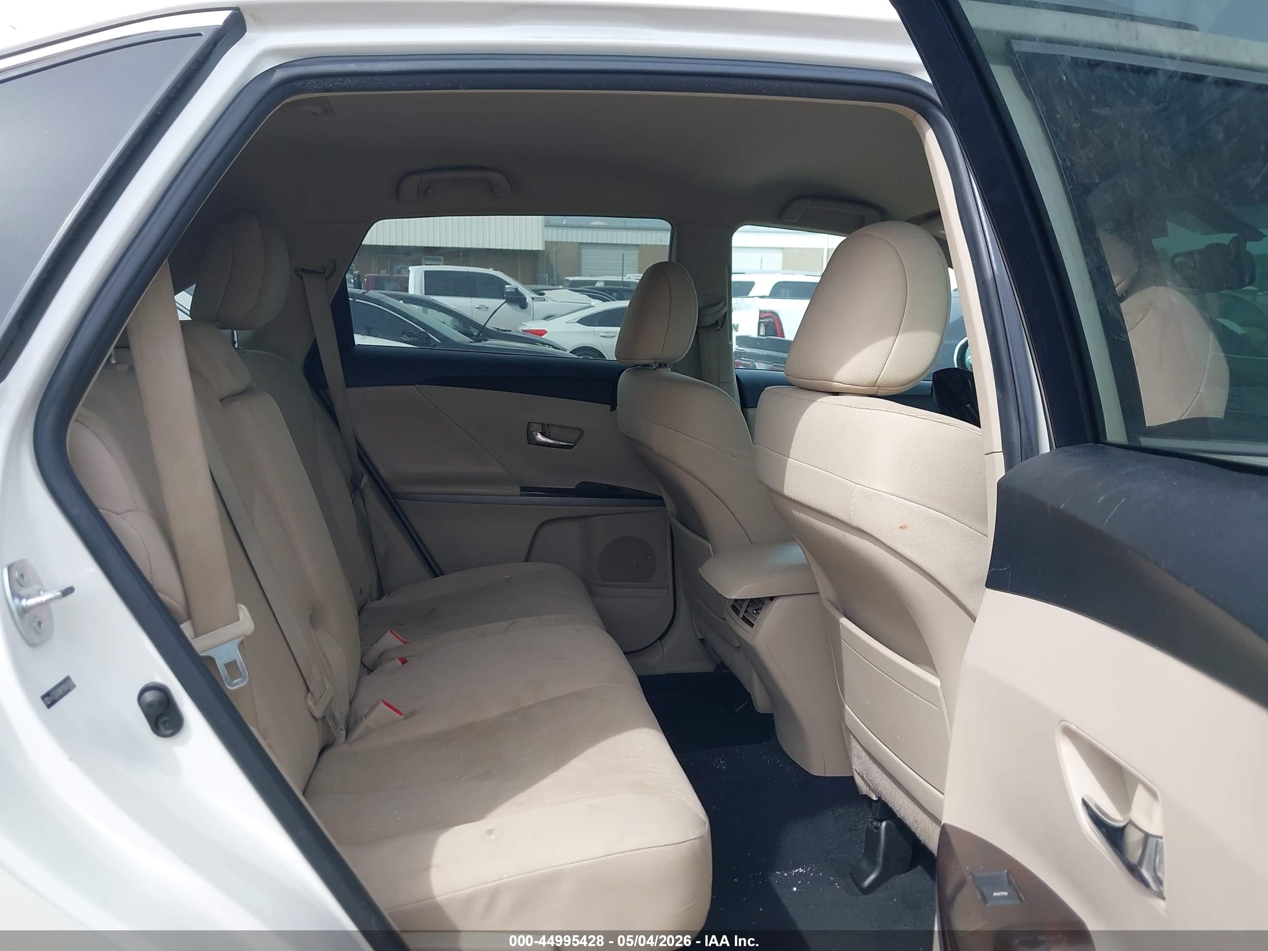 TOYOTA VENZA image 8