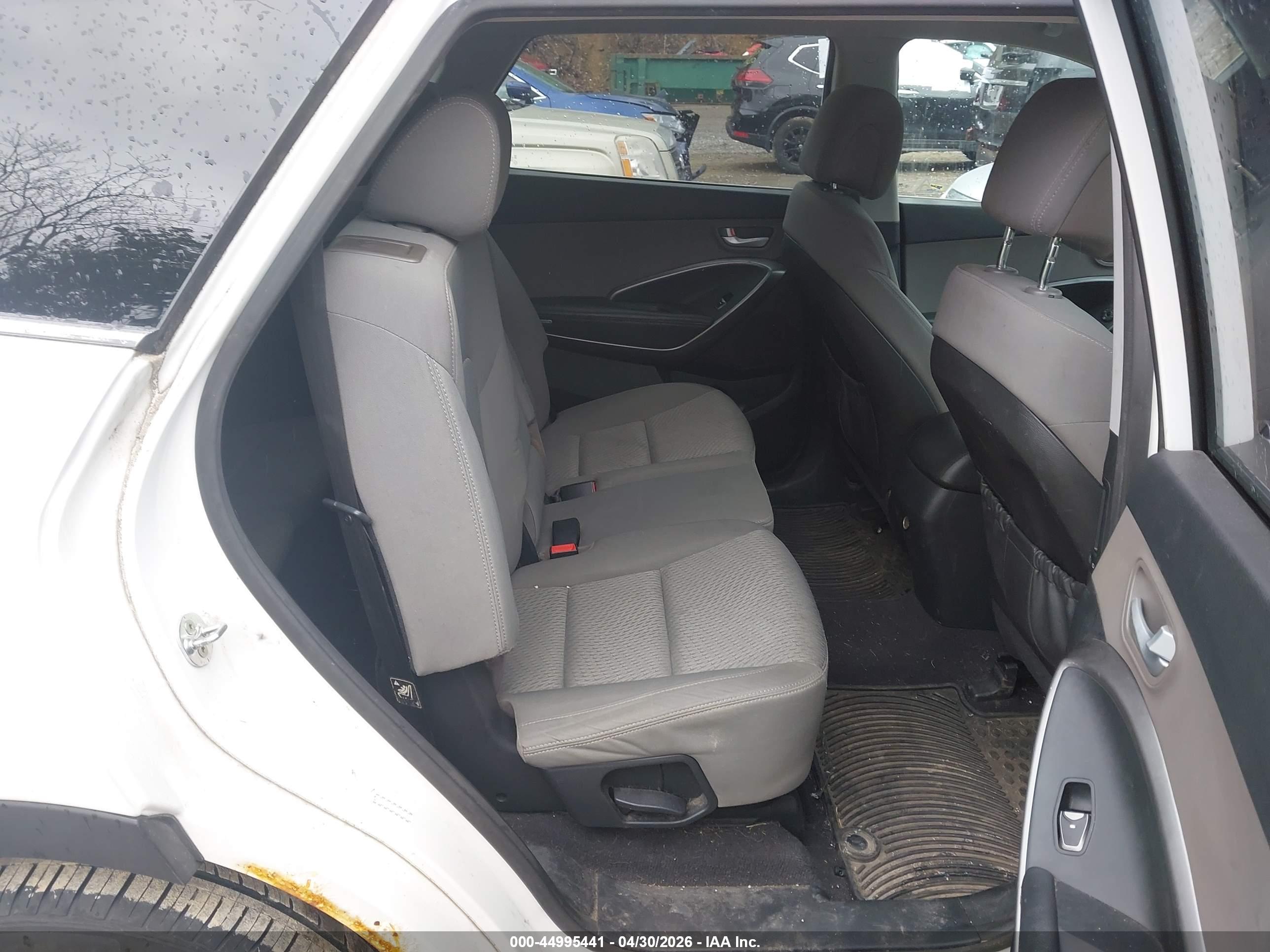 HYUNDAI SANTA image 8