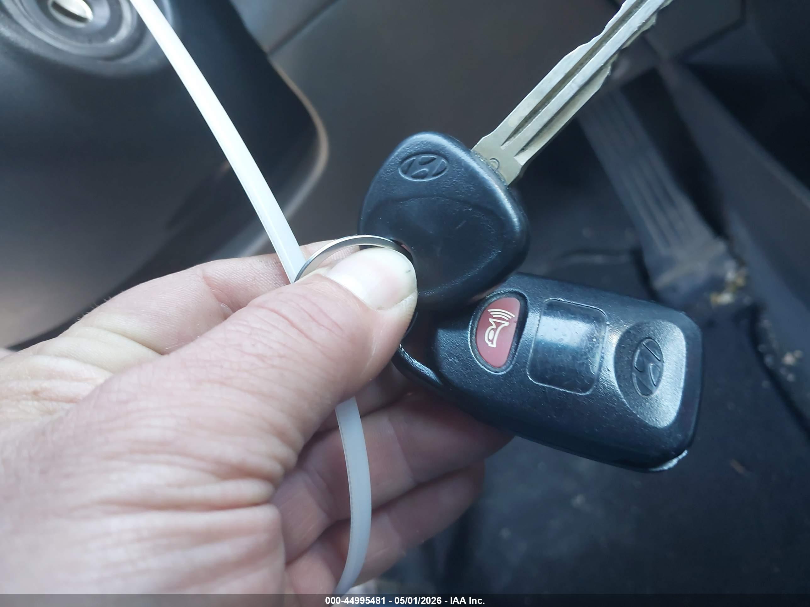 HYUNDAI ELANTRA image 11
