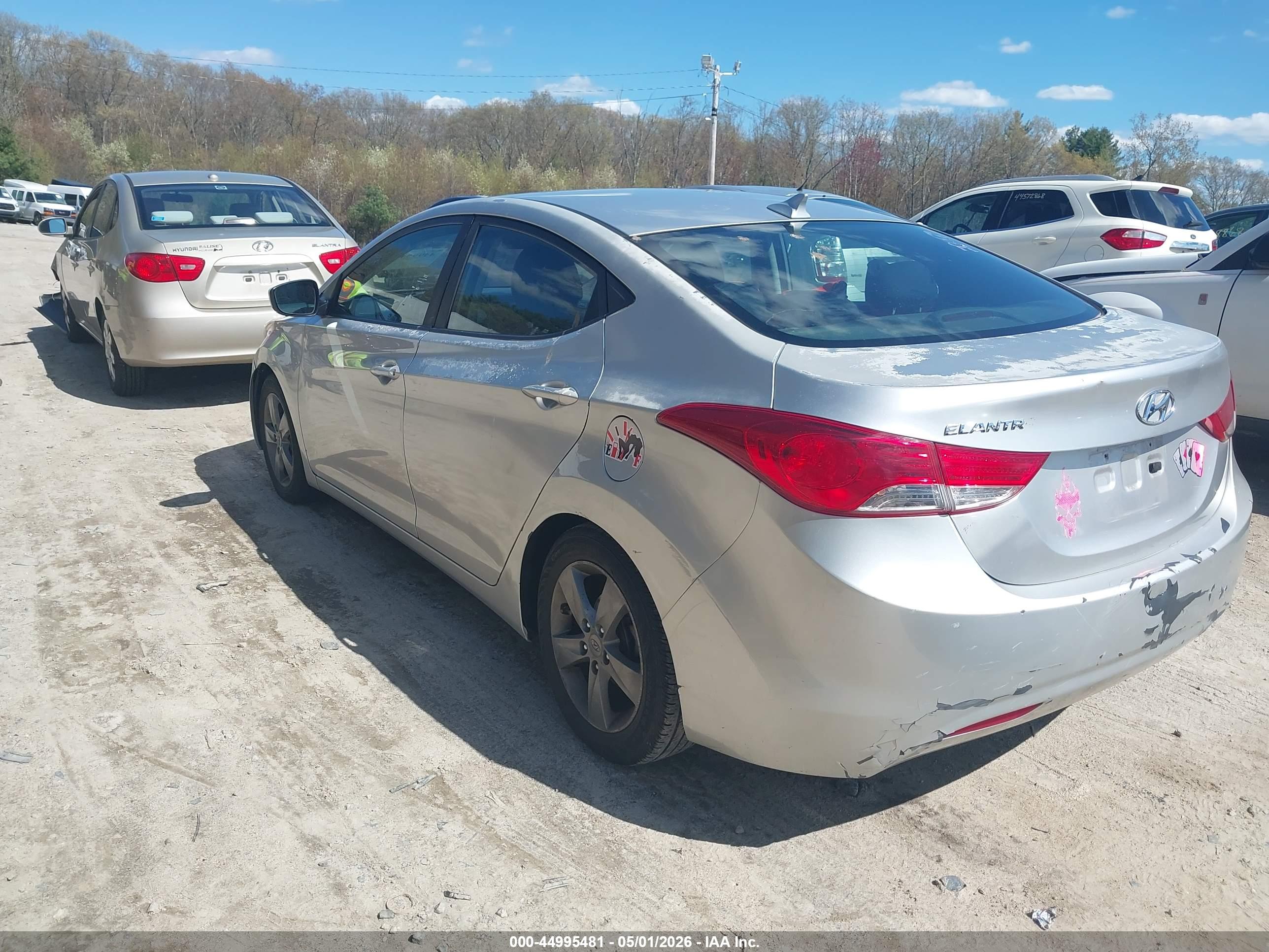 HYUNDAI ELANTRA image 3
