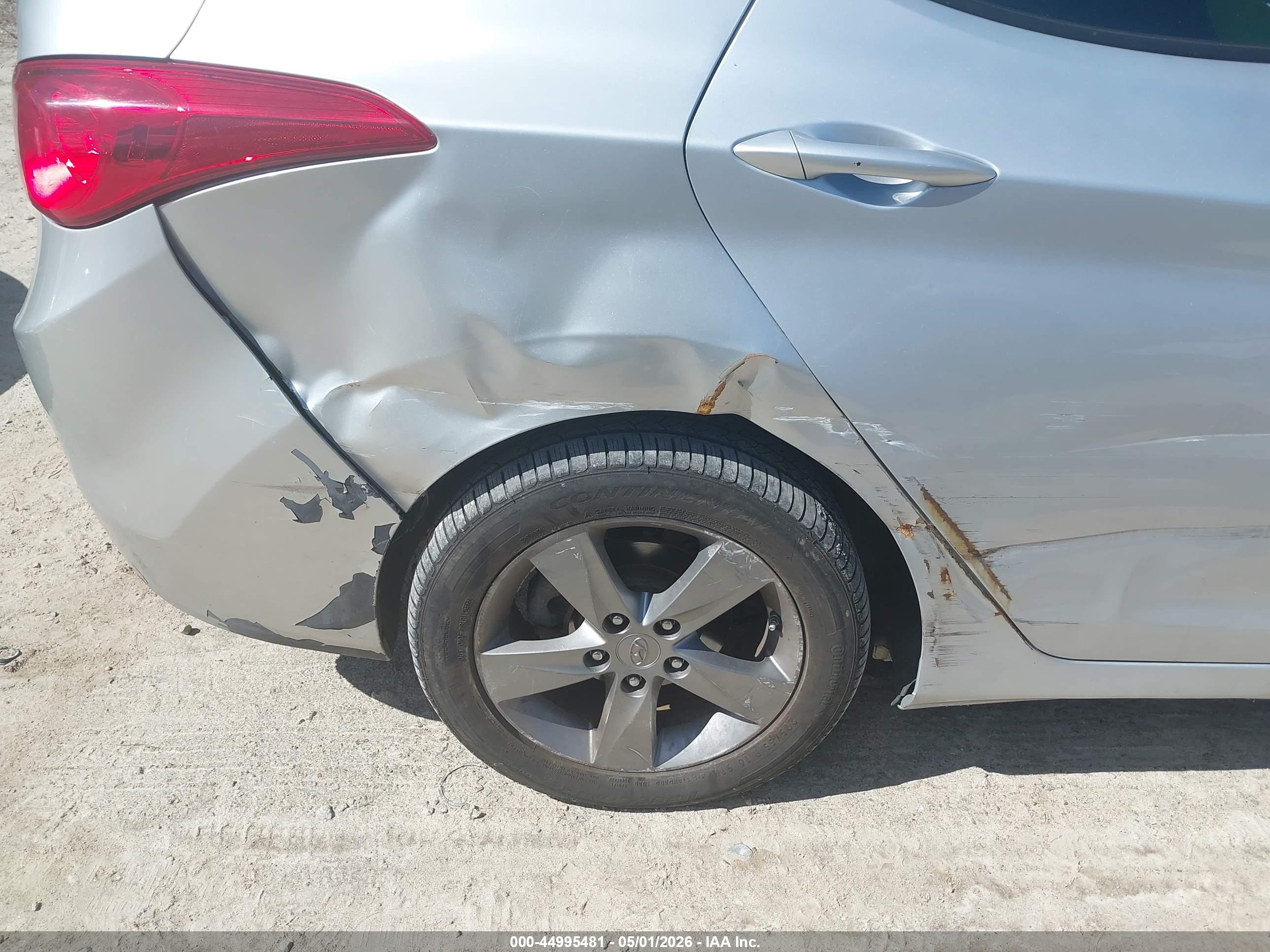 HYUNDAI ELANTRA image 6