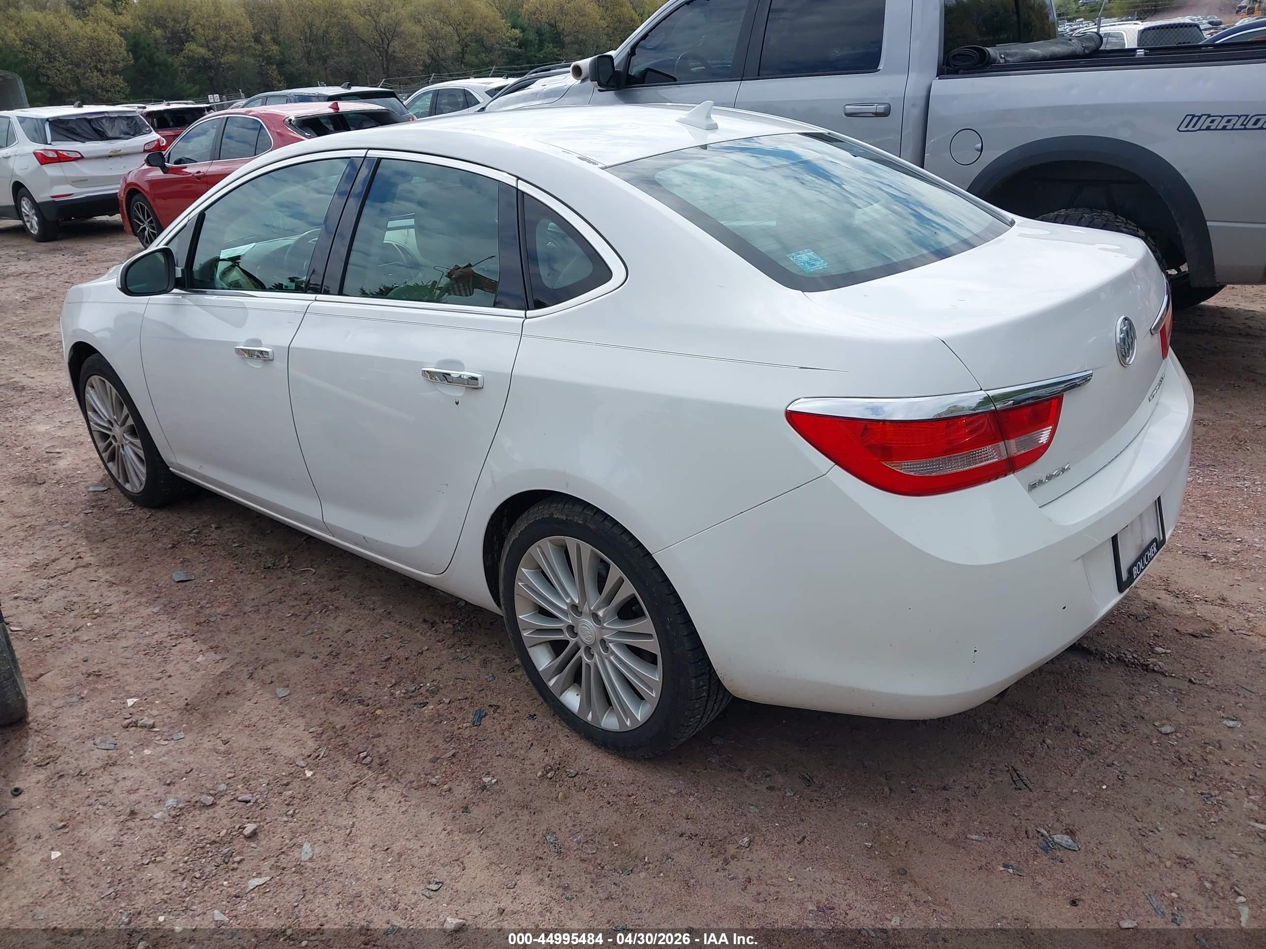 BUICK VERANO image 3
