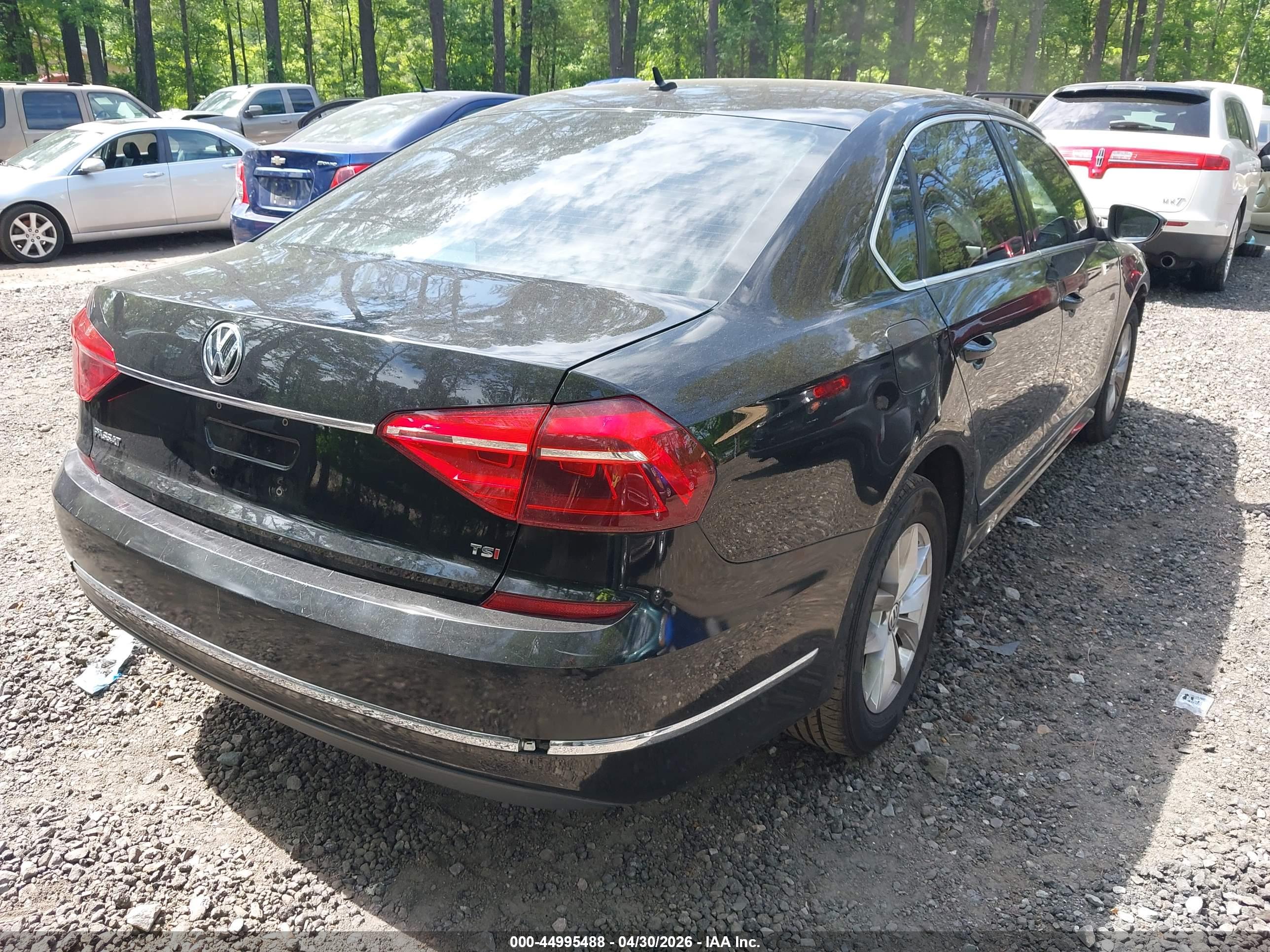 VOLKSWAGEN PASSAT image 4