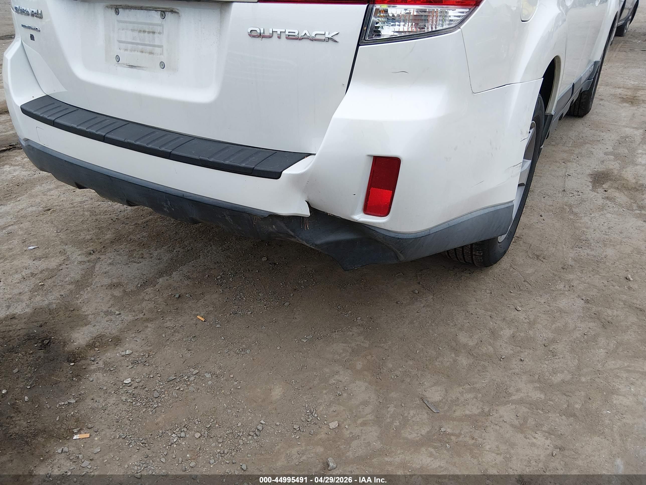 SUBARU OUTBACK image 6