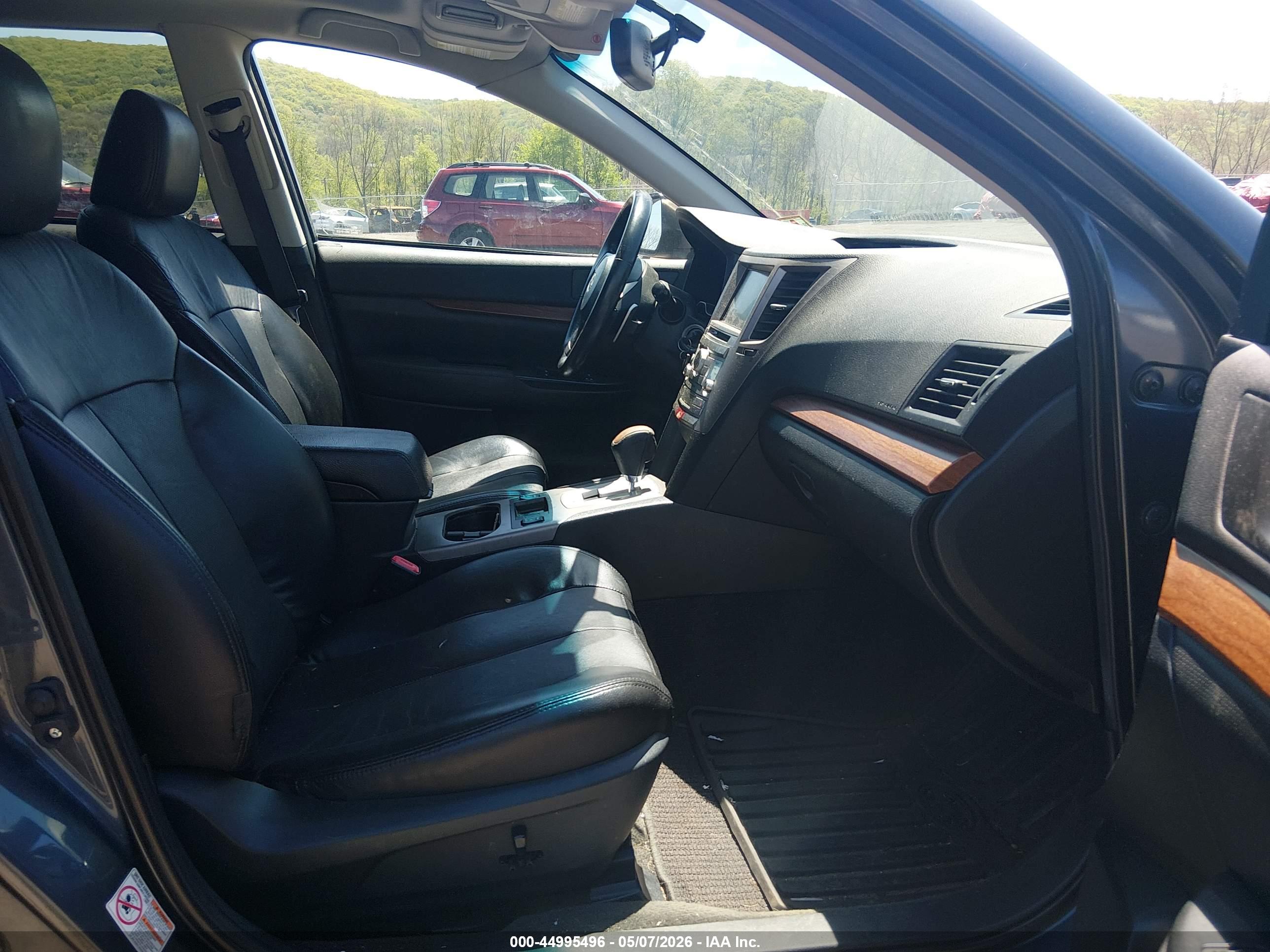 SUBARU OUTBACK image 5