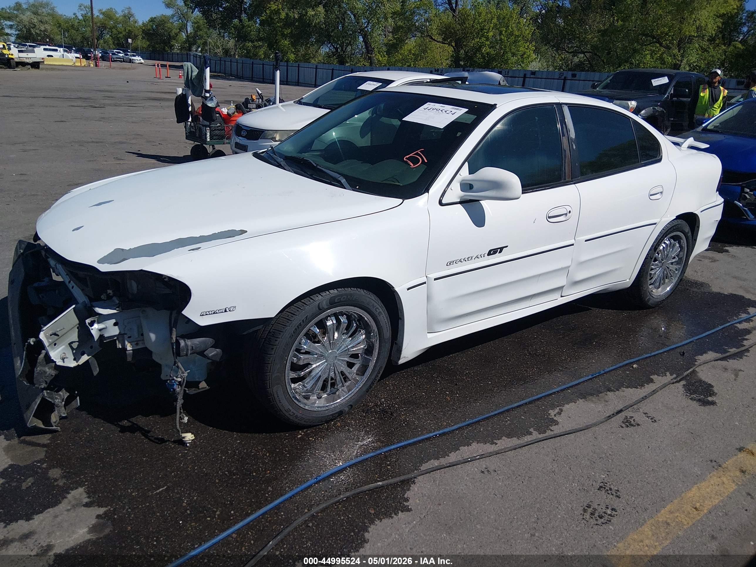 PONTIAC GRAND image 2