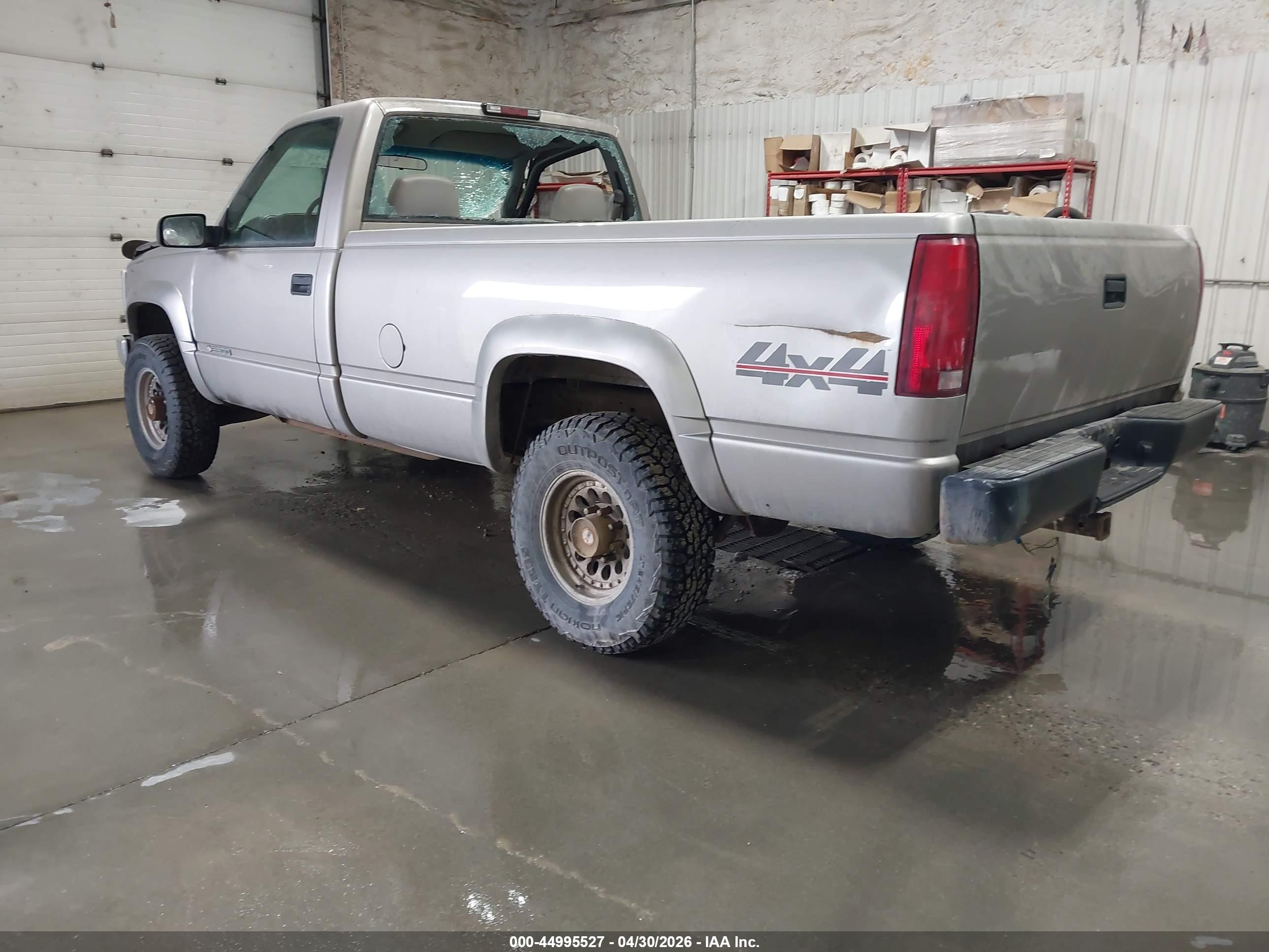 CHEVROLET K2500 image 3
