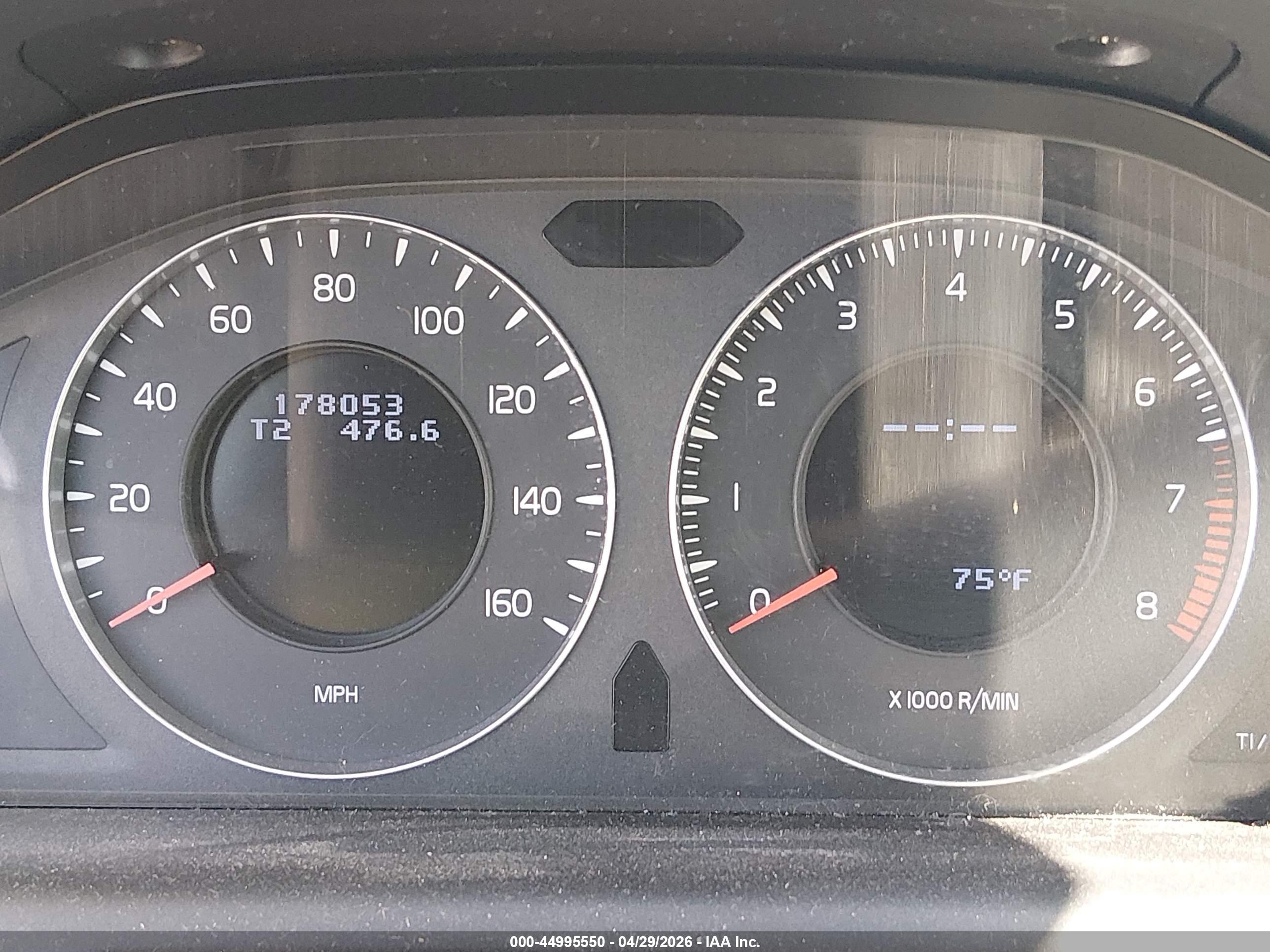 VOLVO XC60 image 7