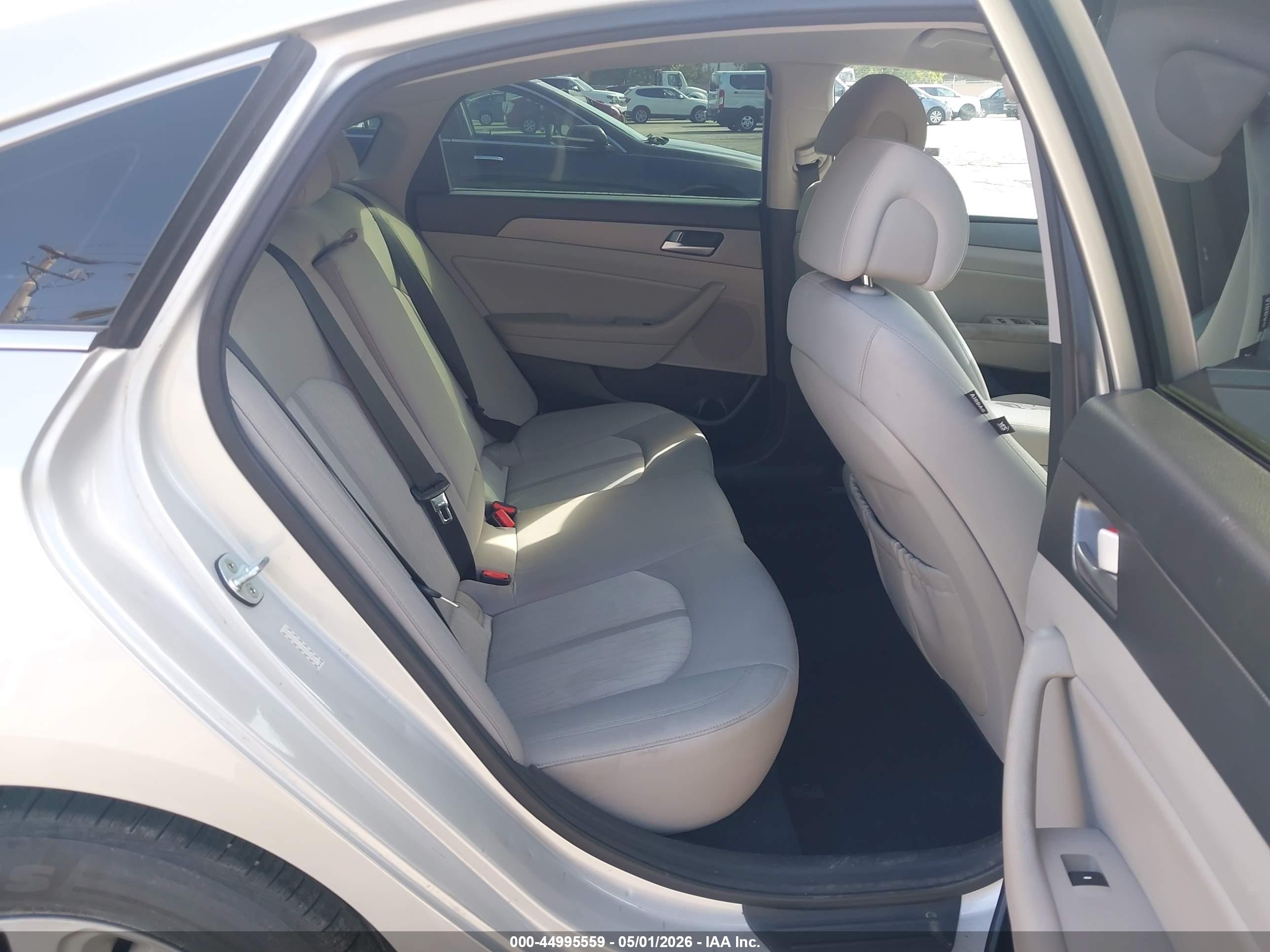 HYUNDAI SONATA image 8