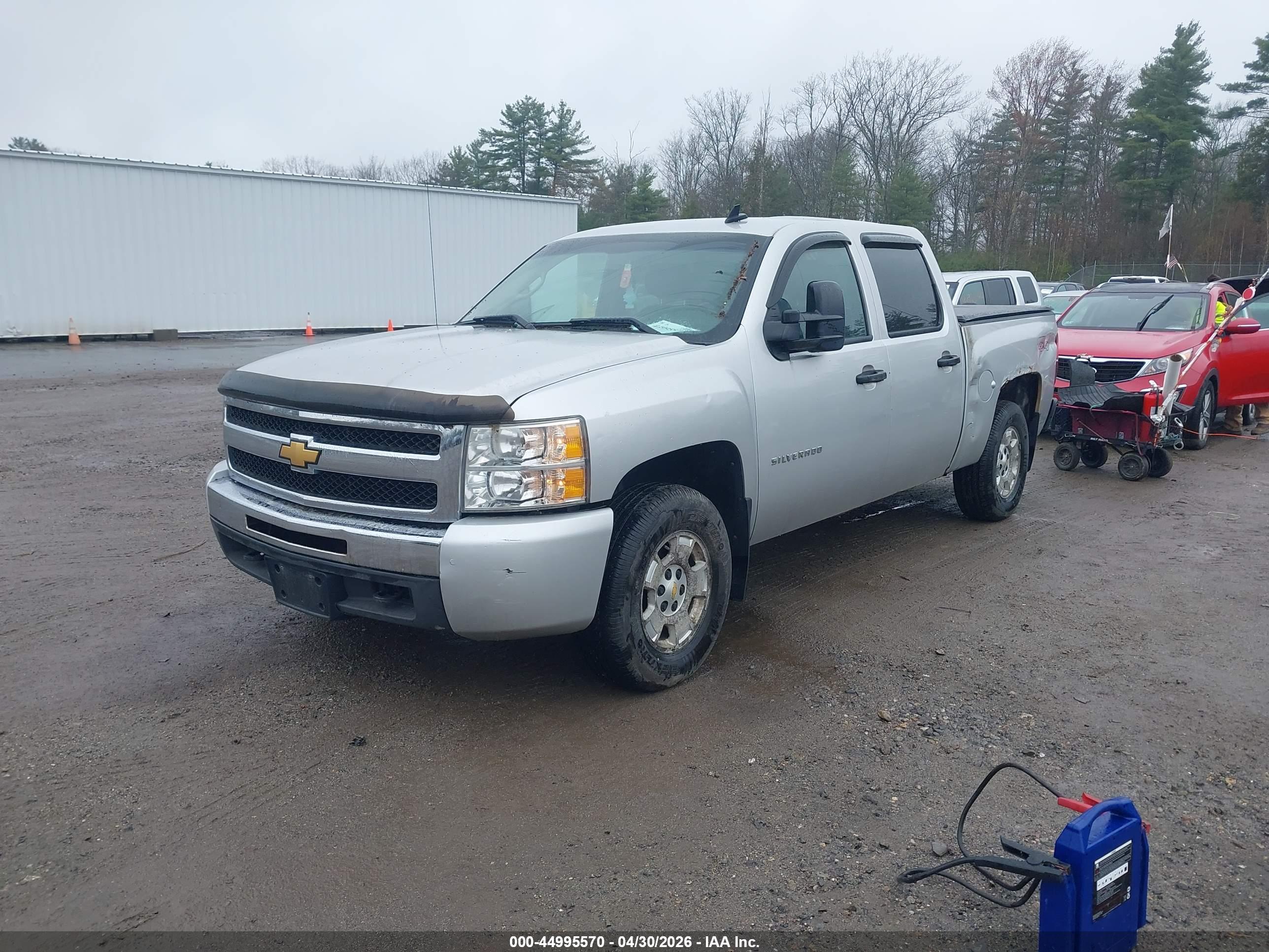 CHEVROLET SILVERADO image 2