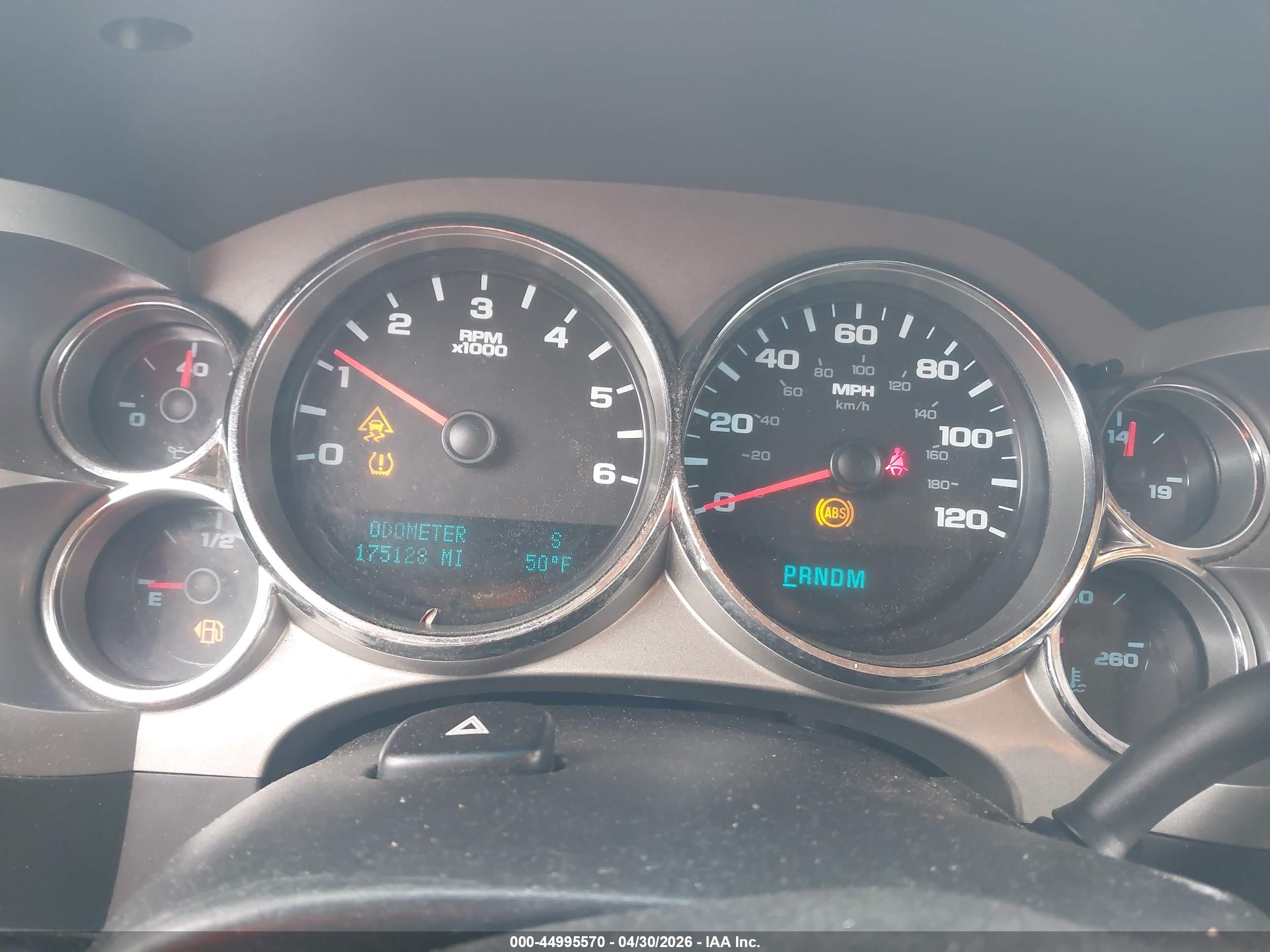 CHEVROLET SILVERADO image 7