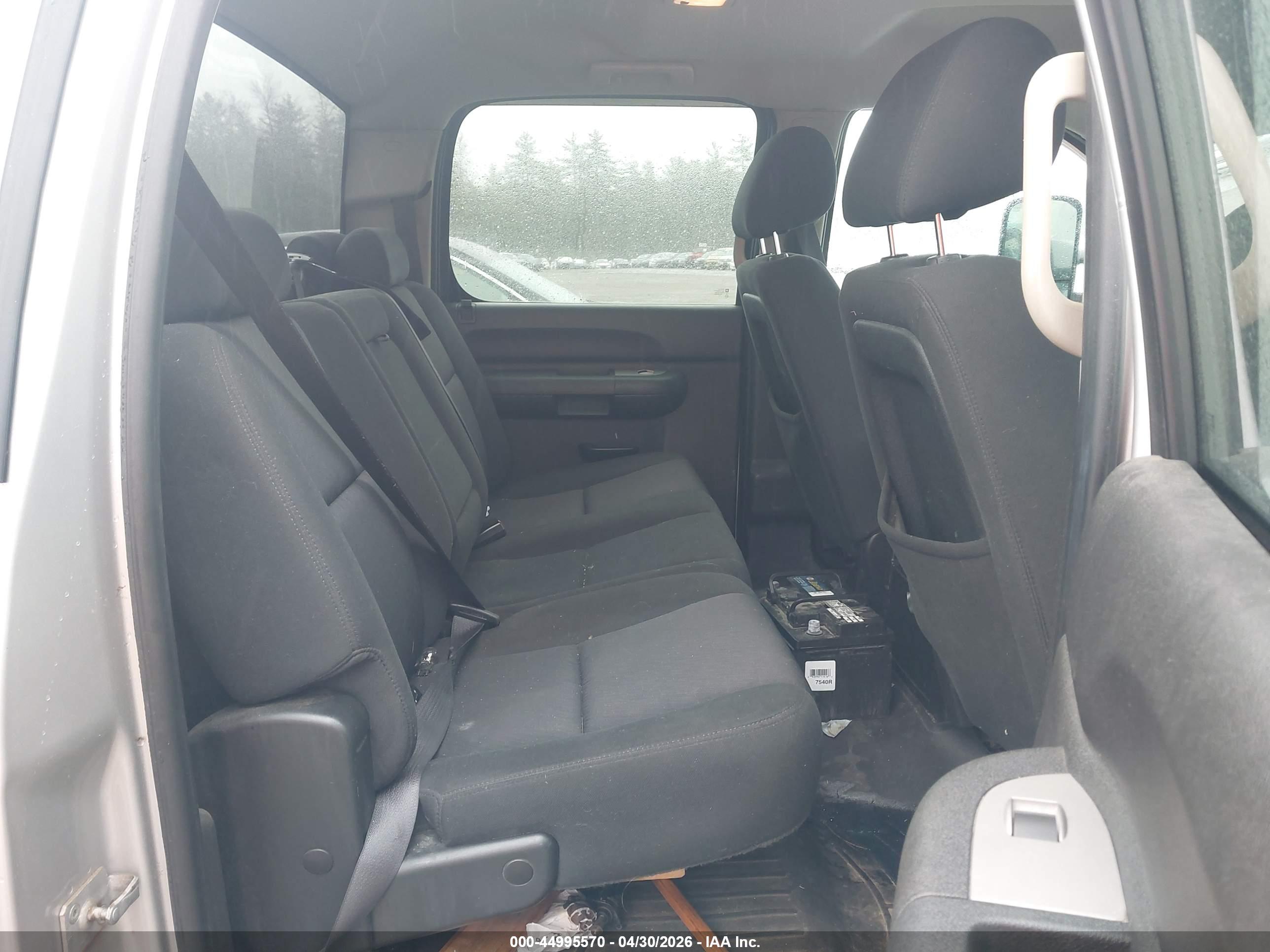 CHEVROLET SILVERADO image 8