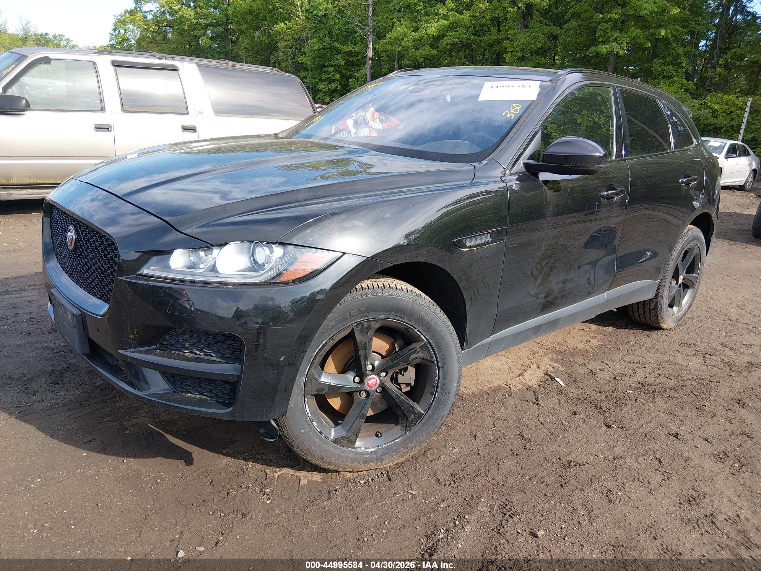 JAGUAR F-PACE image 2