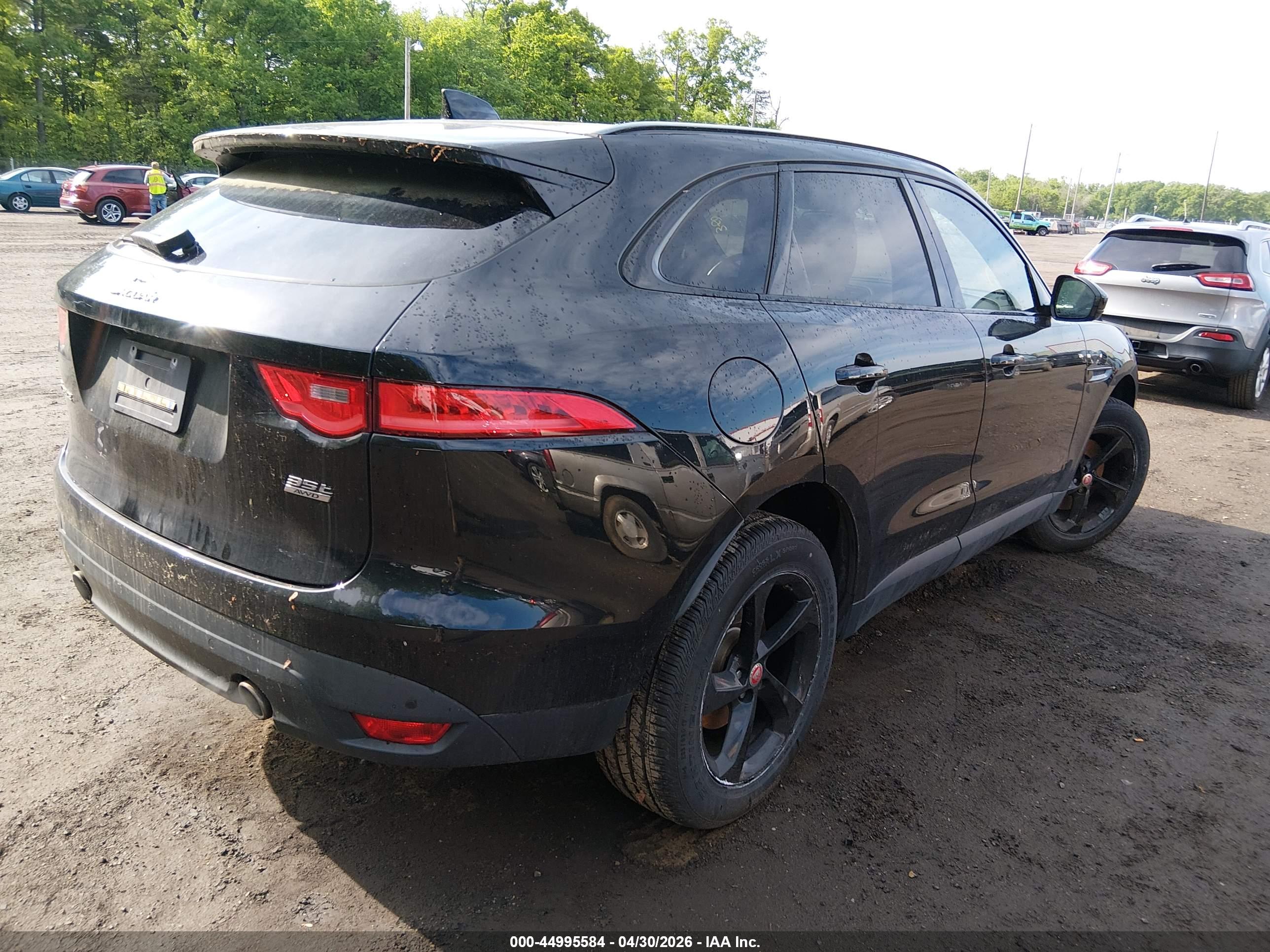 JAGUAR F-PACE image 4