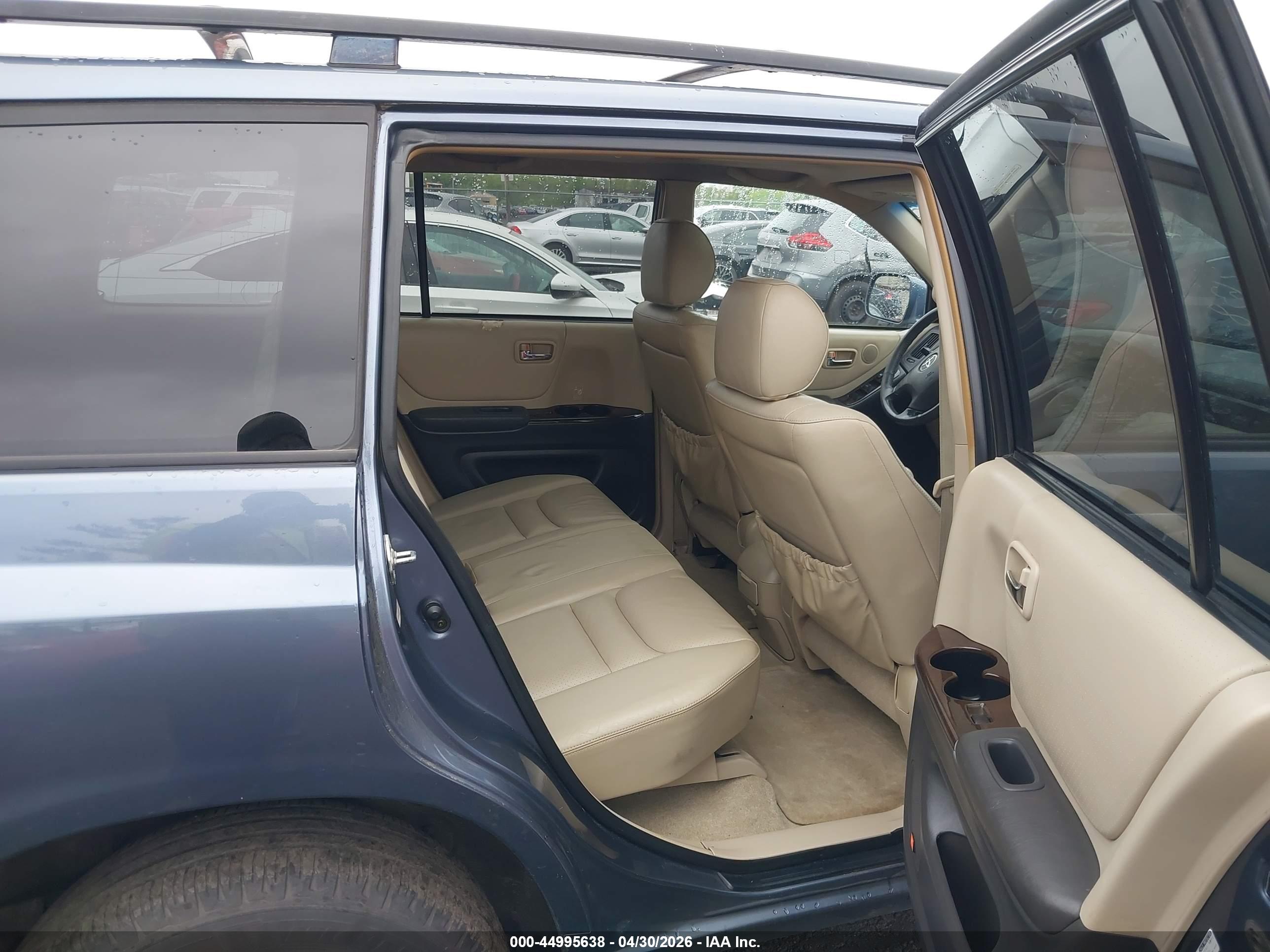 TOYOTA HIGHLANDER image 8