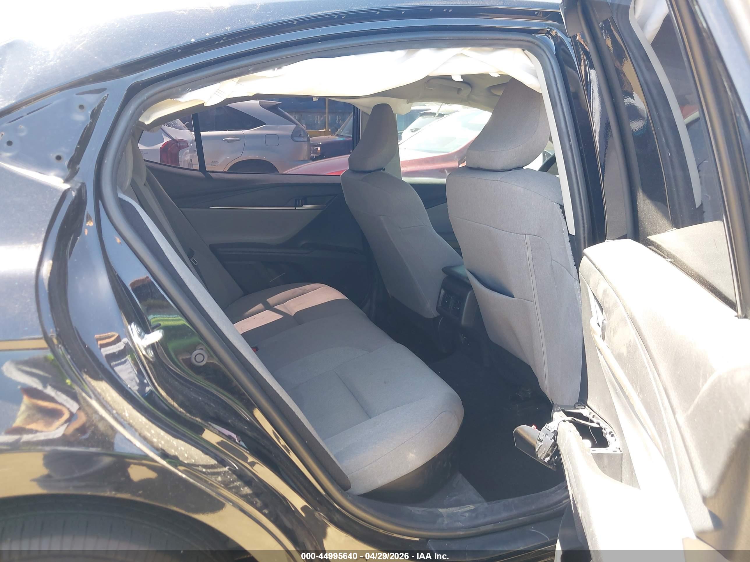 TOYOTA CAMRY image 8
