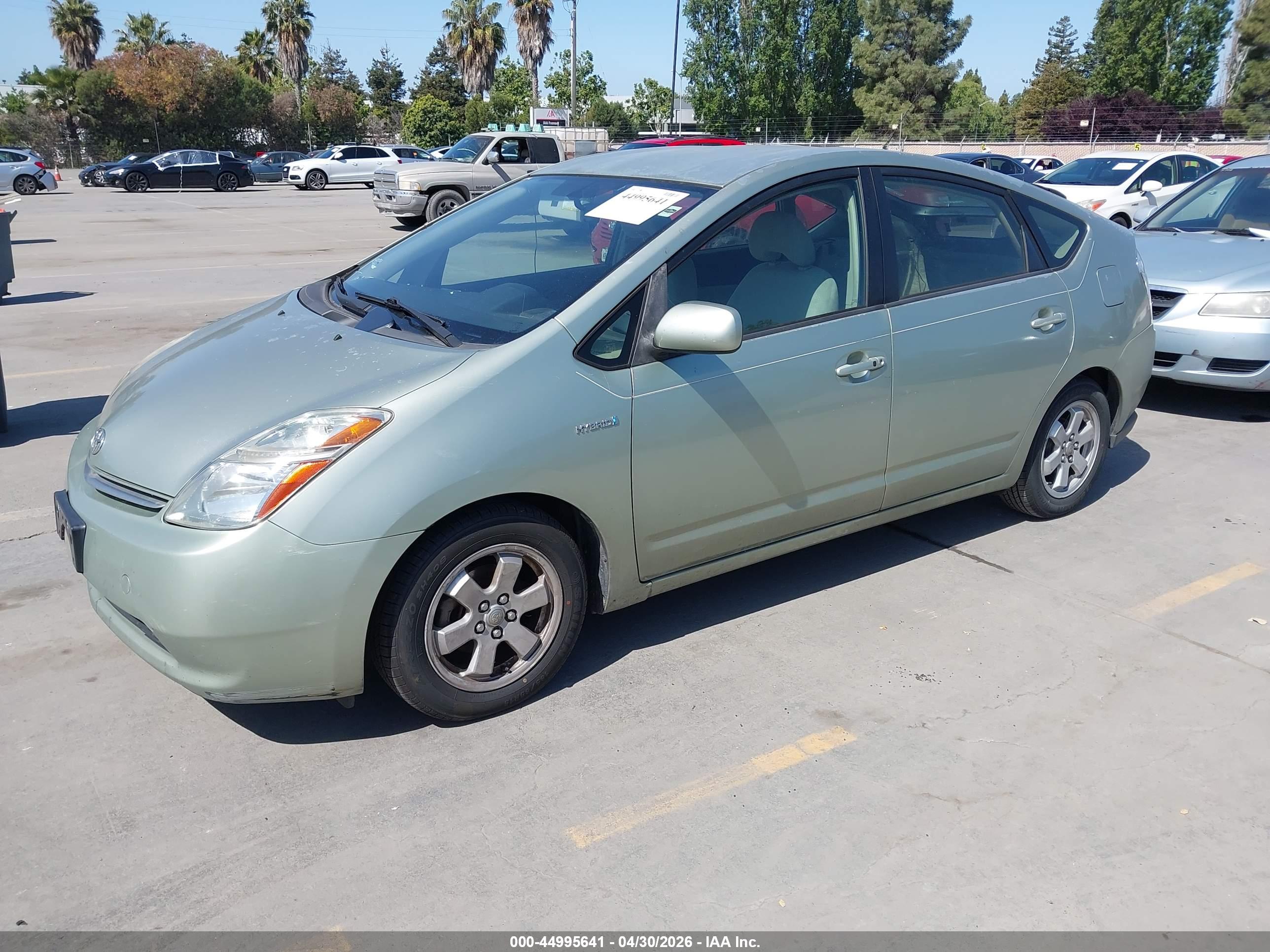 TOYOTA PRIUS image 2