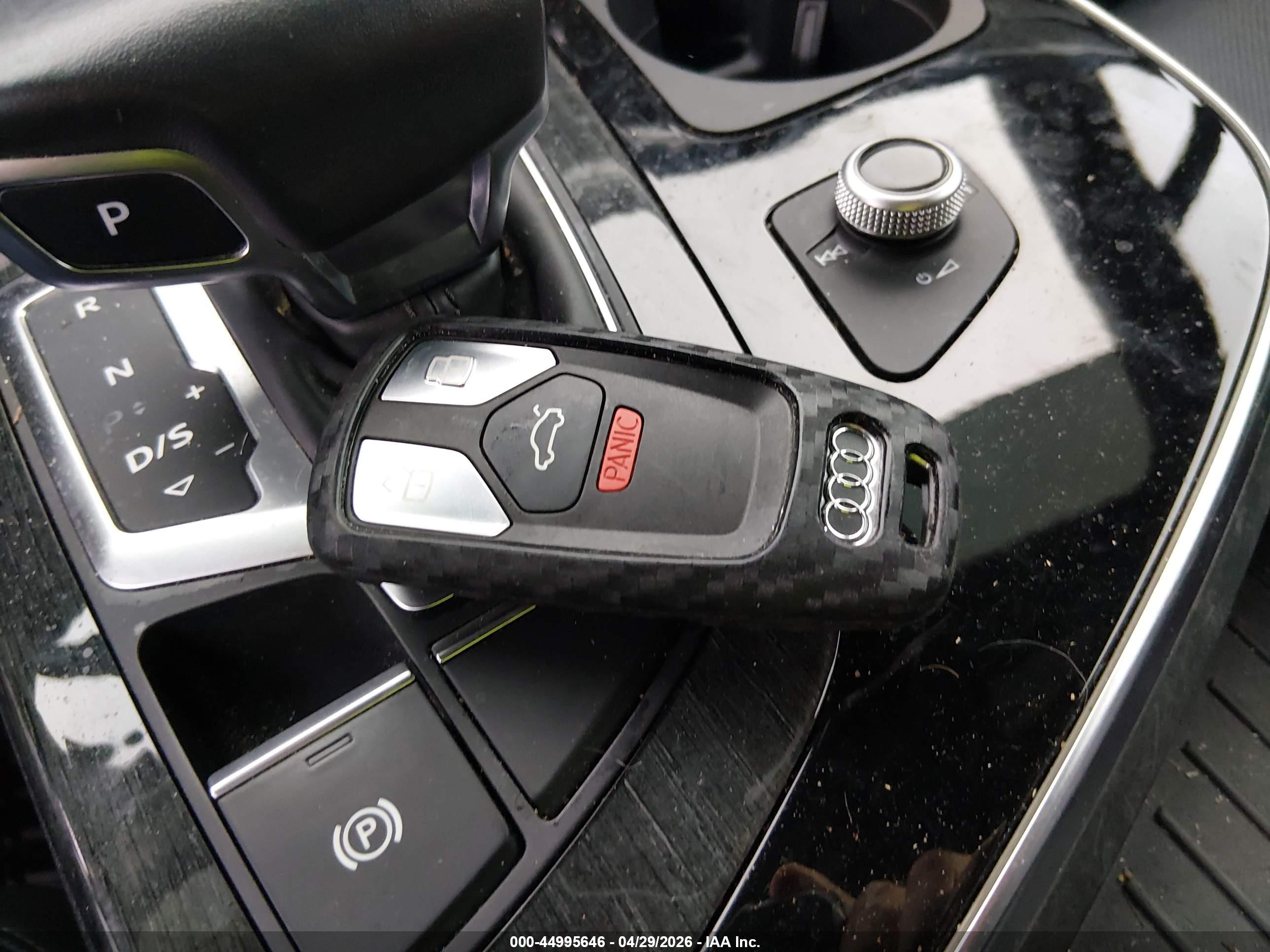 AUDI Q7 image 11
