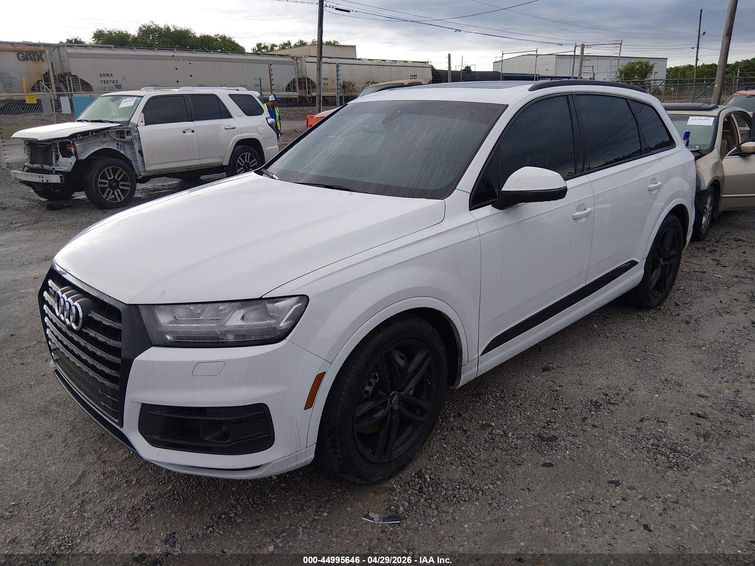 AUDI Q7 image 2