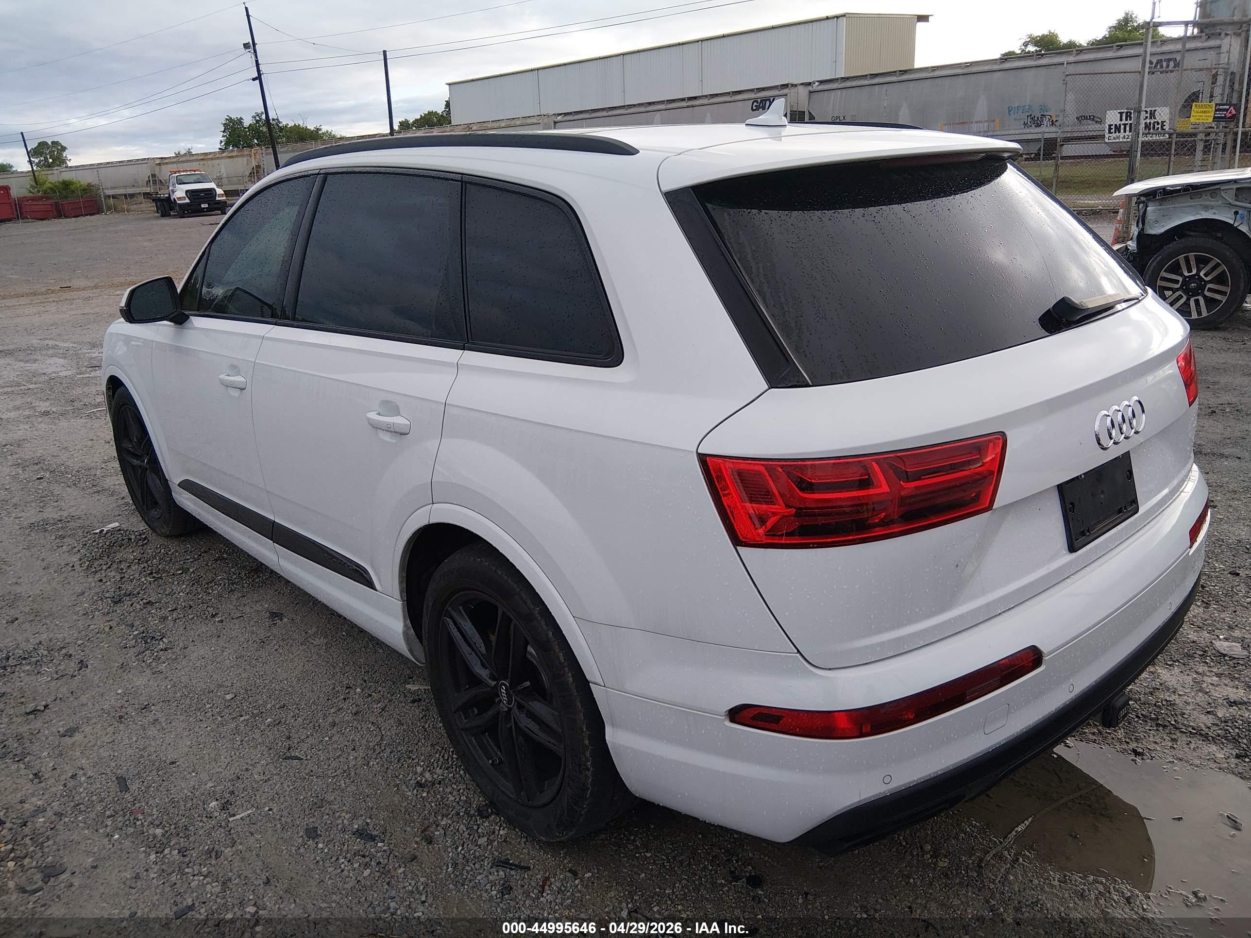 AUDI Q7 image 3