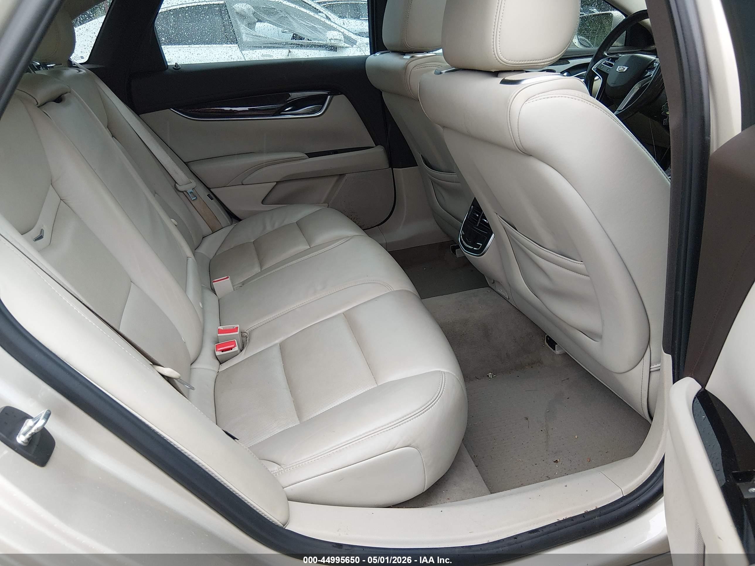 CADILLAC XTS image 8