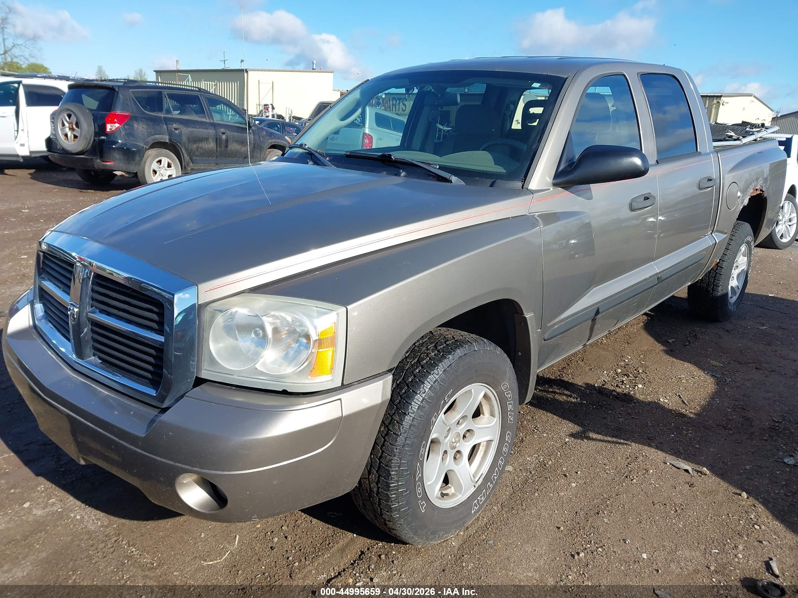 DODGE DAKOTA image 2