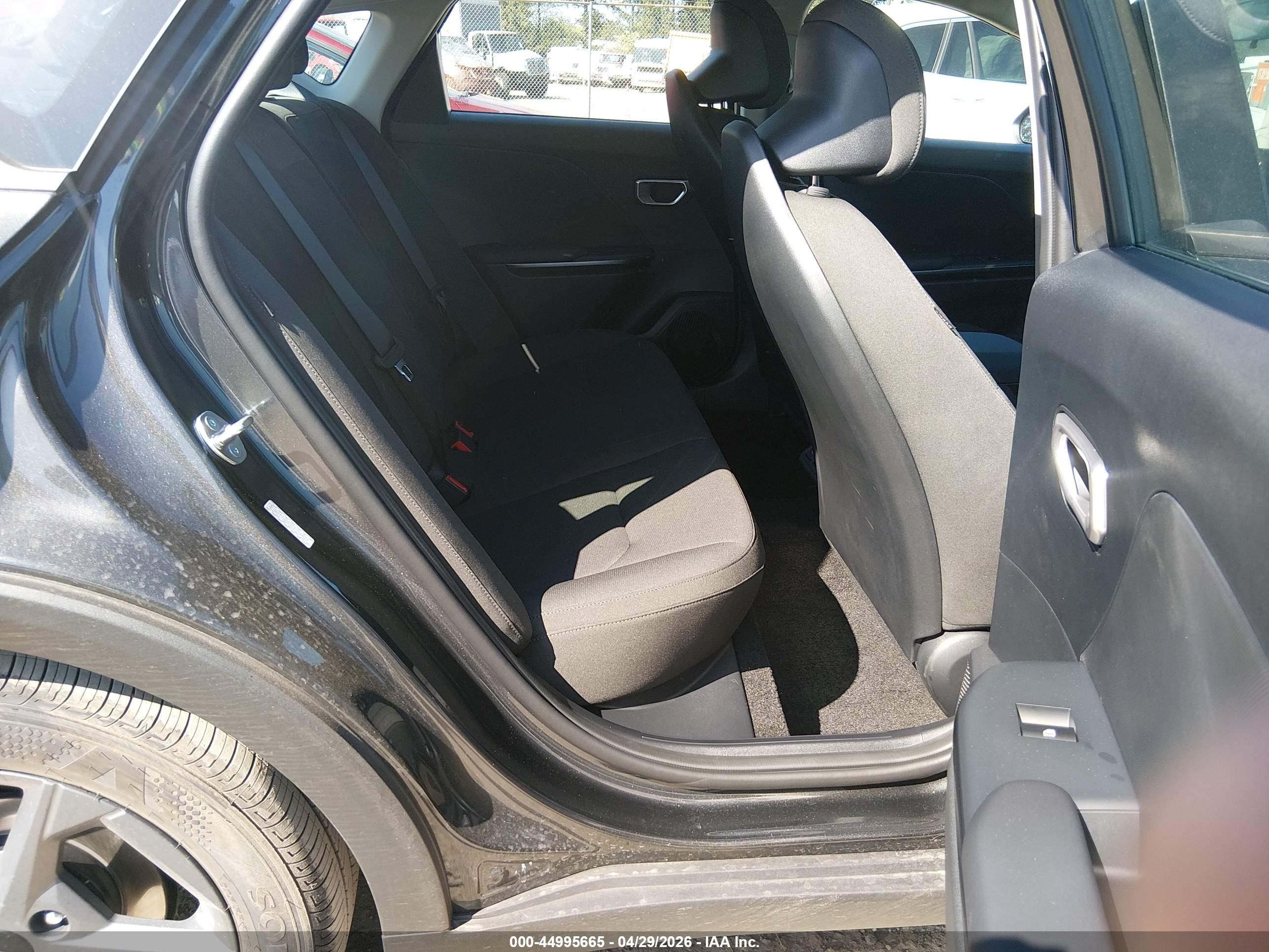 KIA K4 image 8