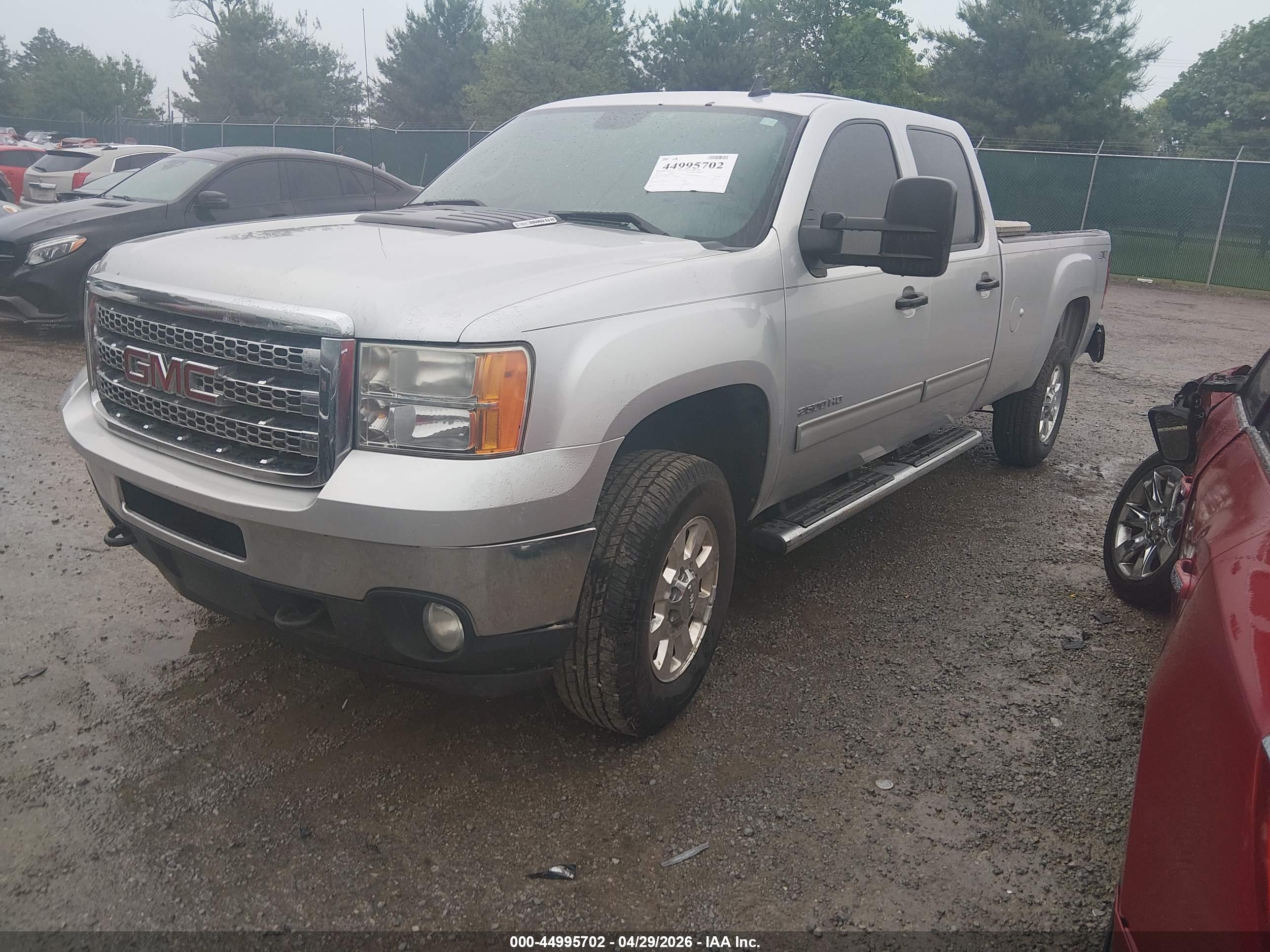 GMC SIERRA image 2