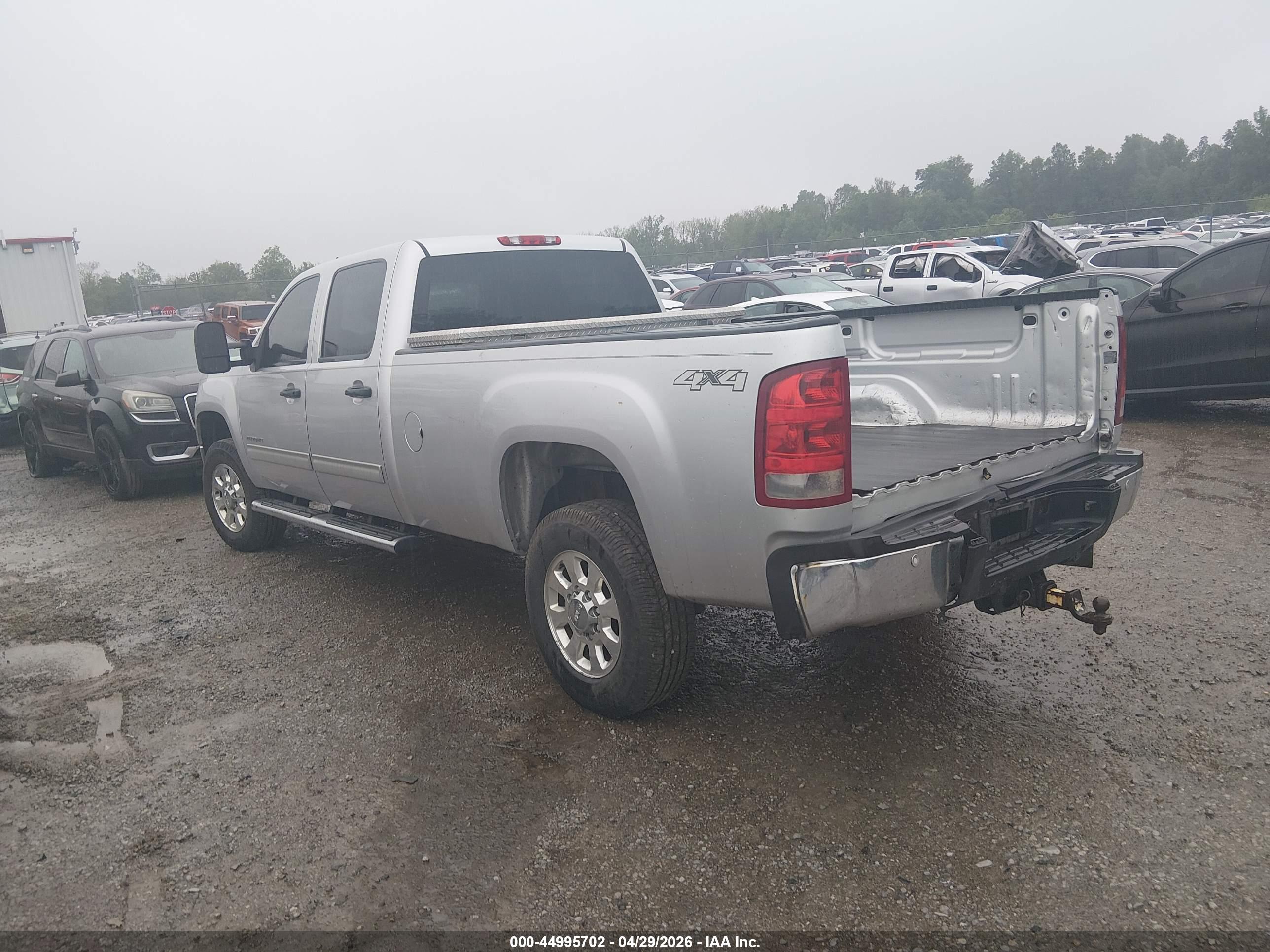 GMC SIERRA image 3
