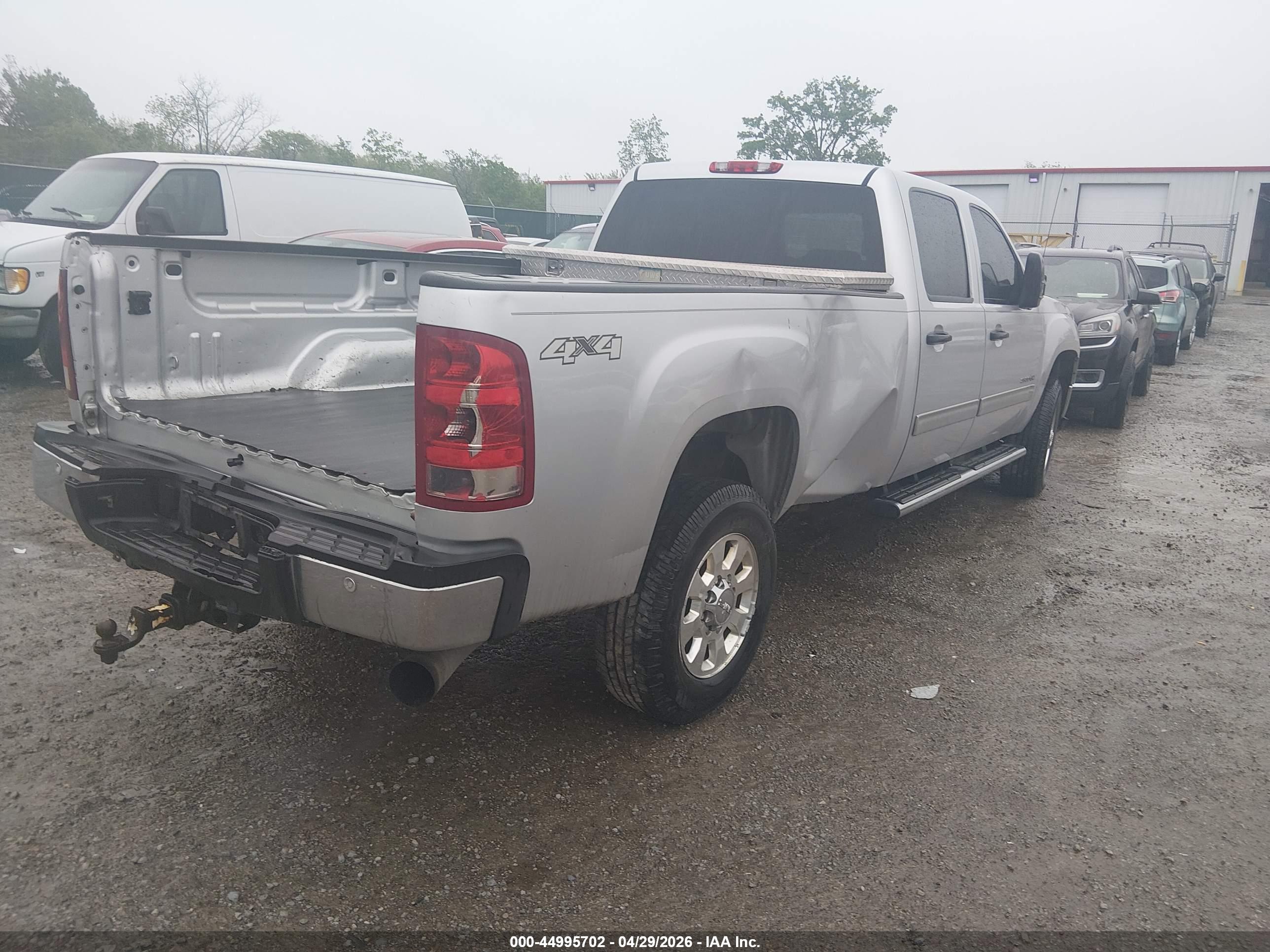GMC SIERRA image 4