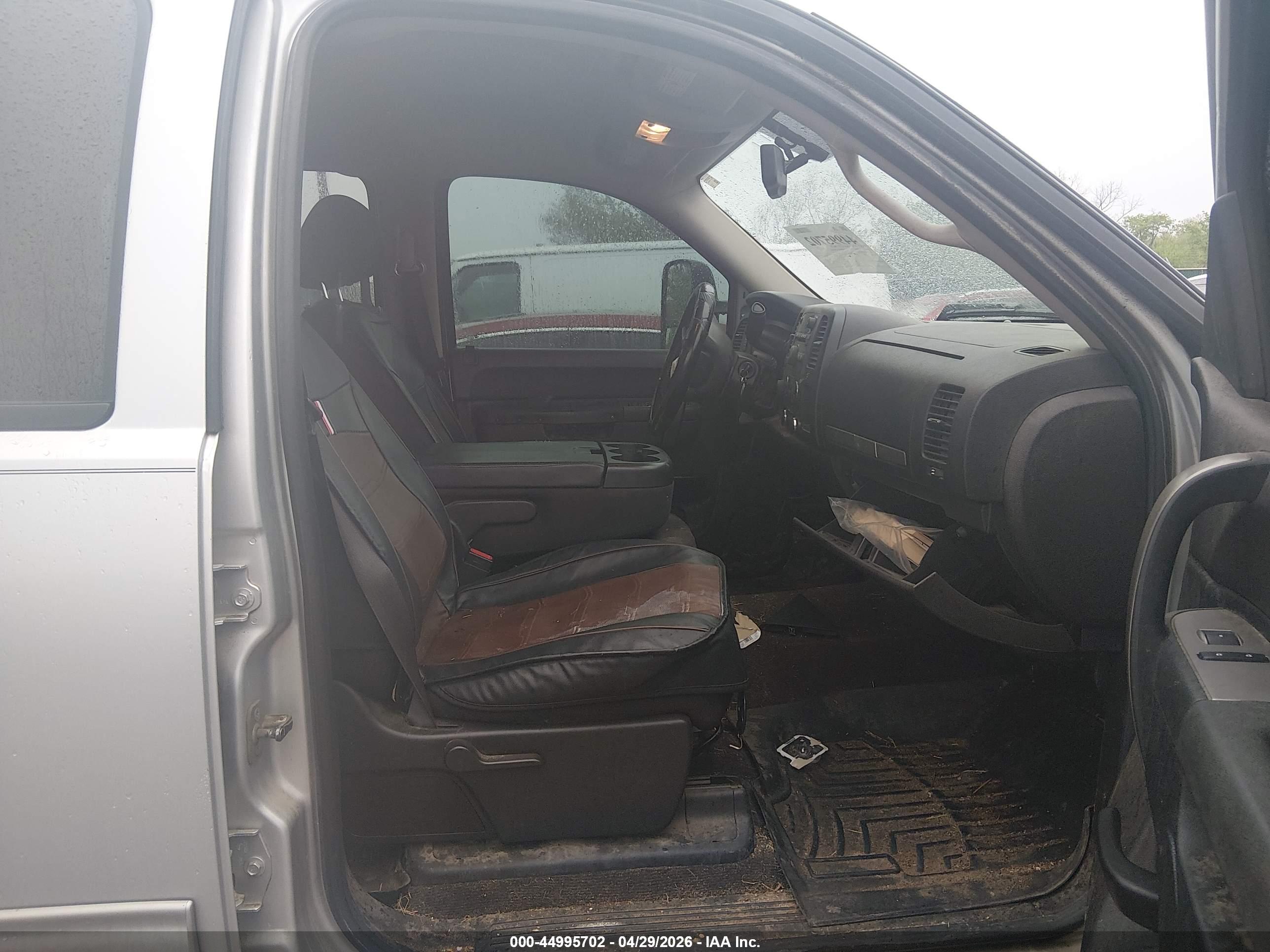 GMC SIERRA image 5