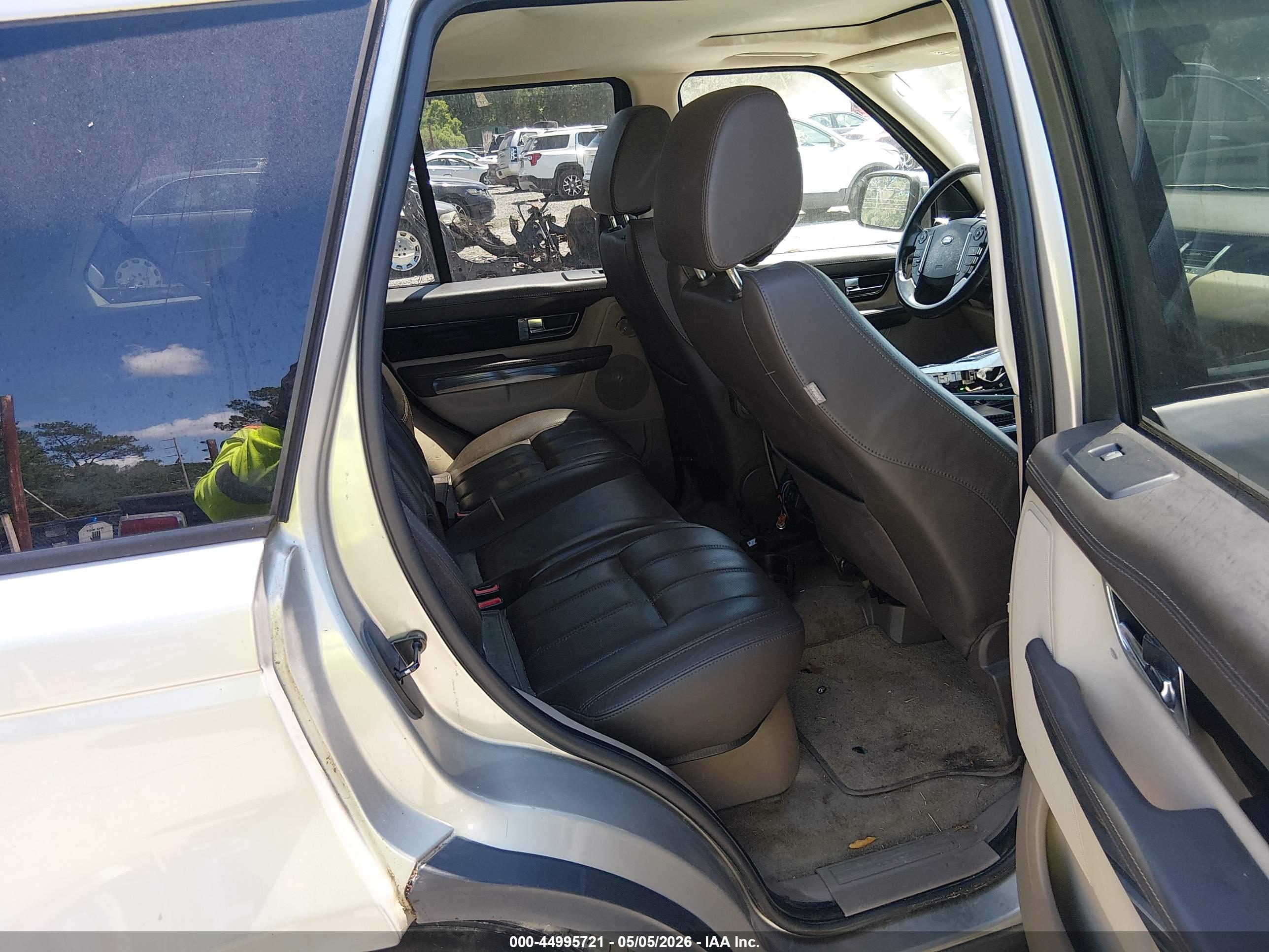 LAND ROVER image 8
