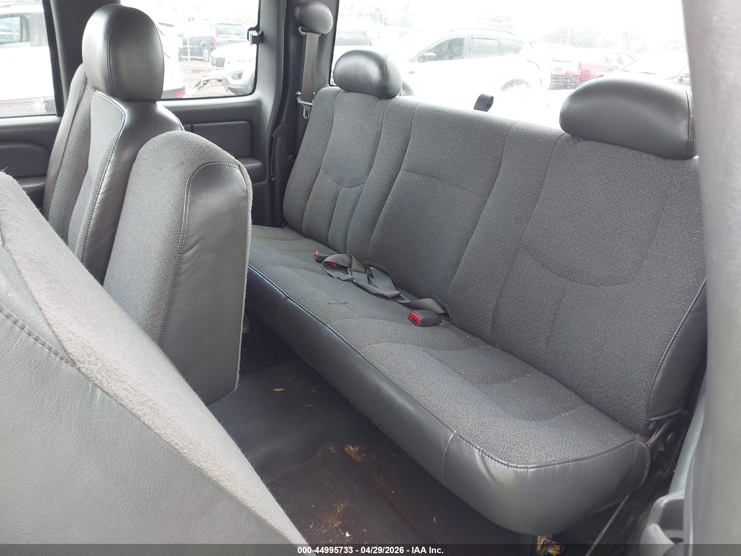 CHEVROLET SILVERADO image 8