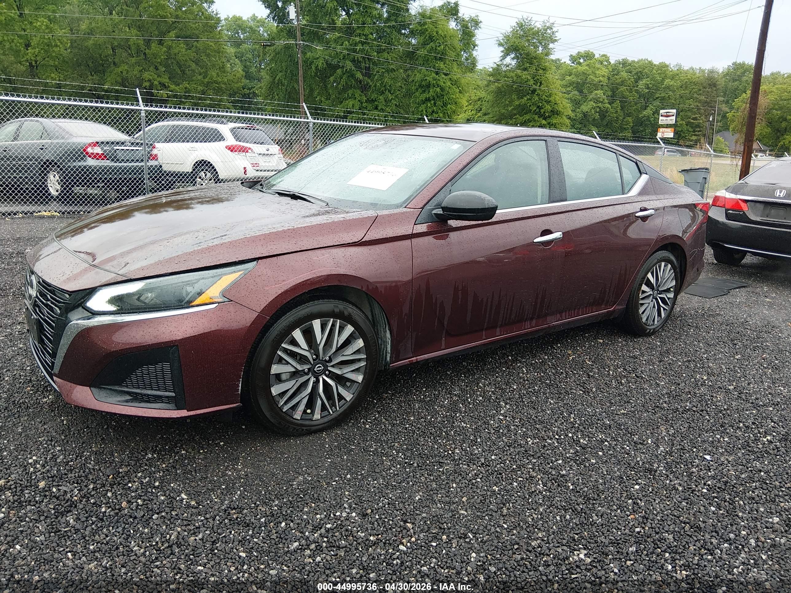 NISSAN ALTIMA image 2