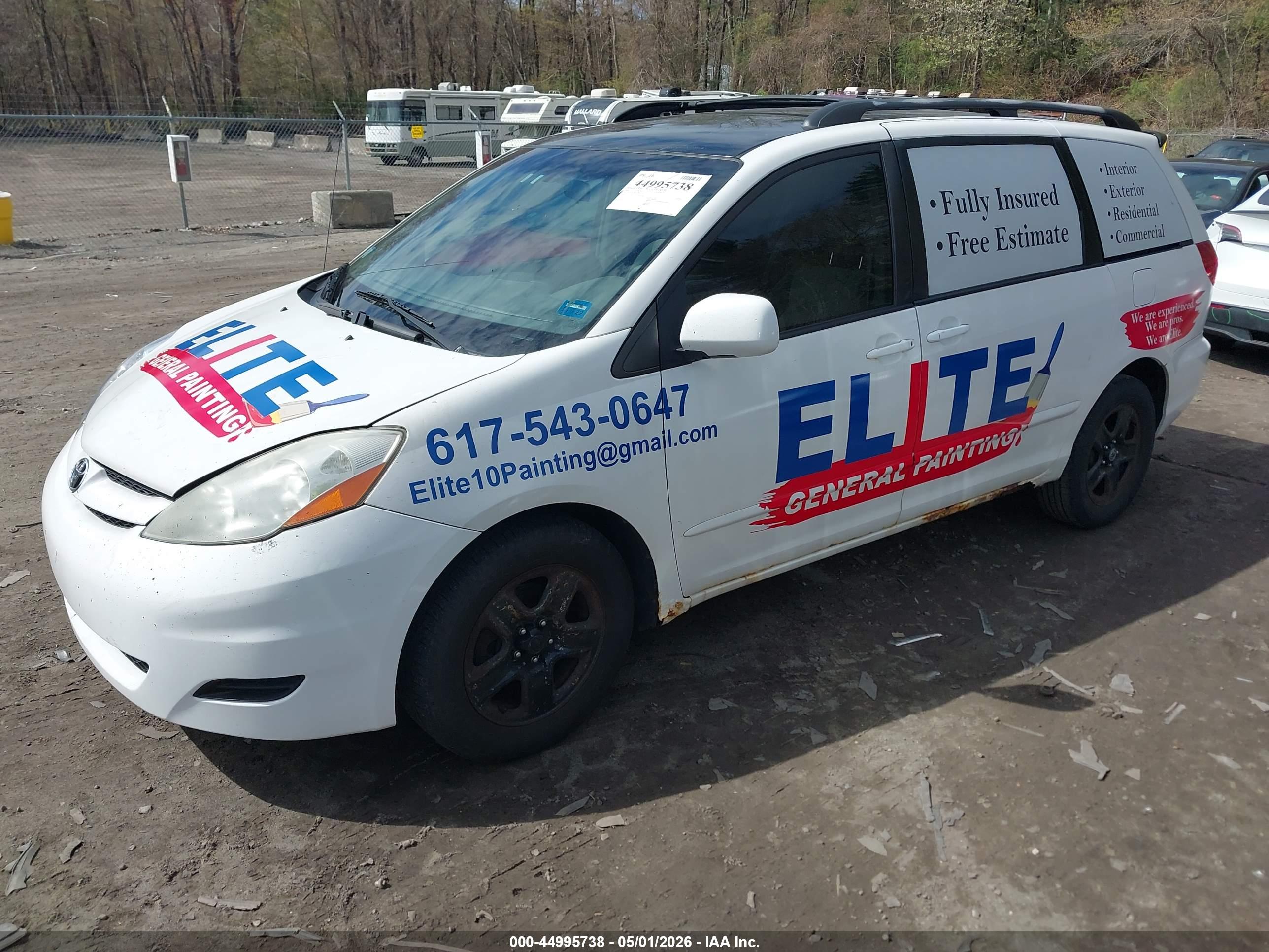 TOYOTA SIENNA image 2