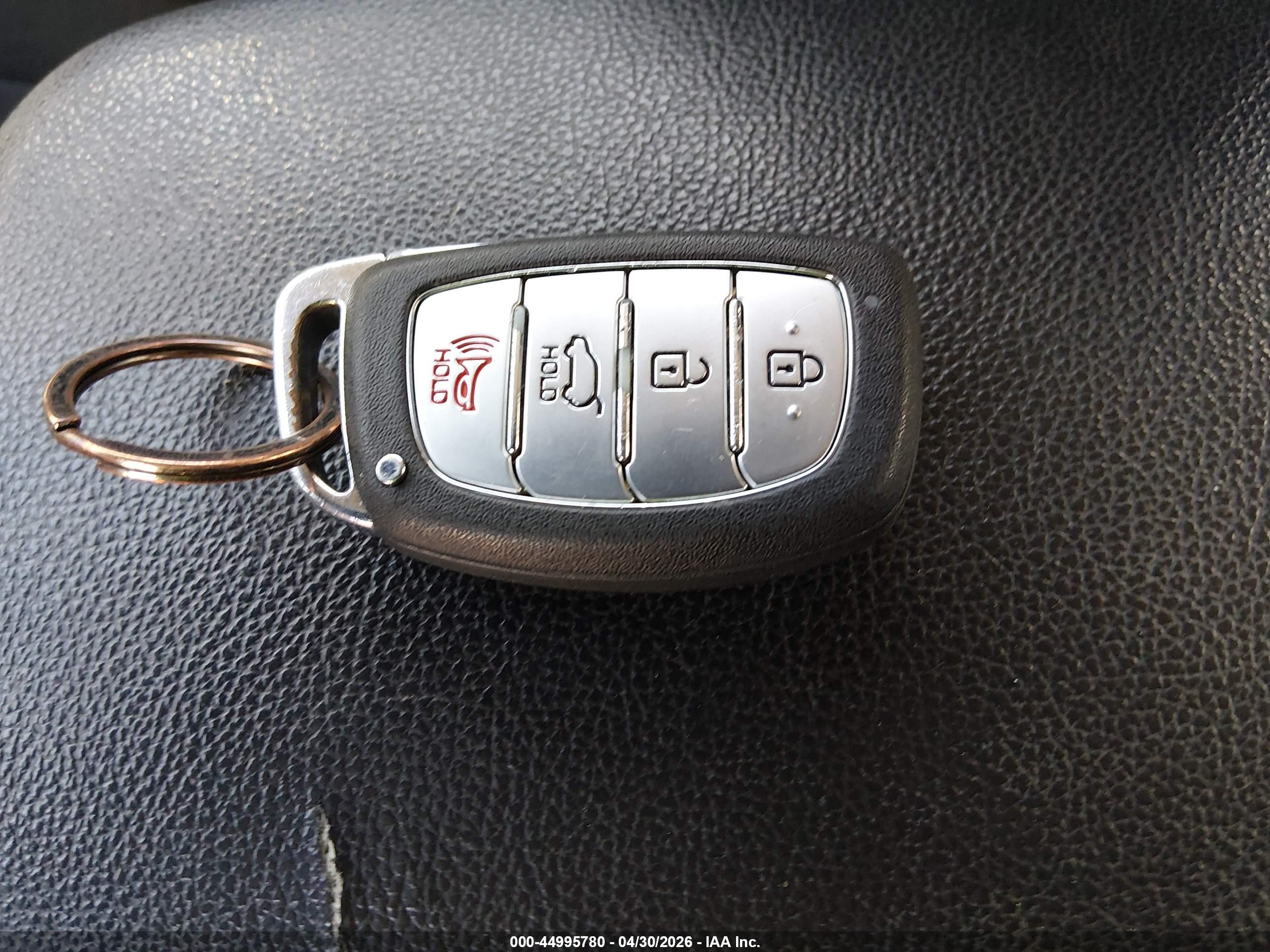 HYUNDAI ELANTRA image 11
