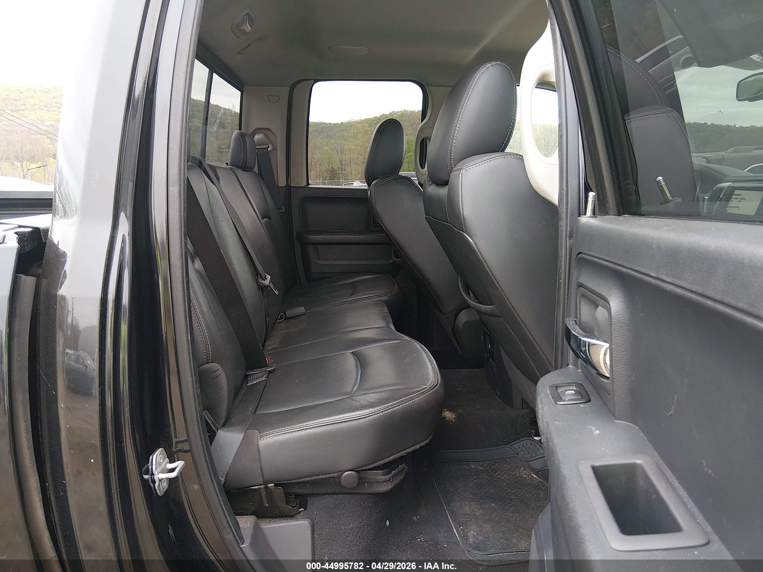 DODGE RAM image 8