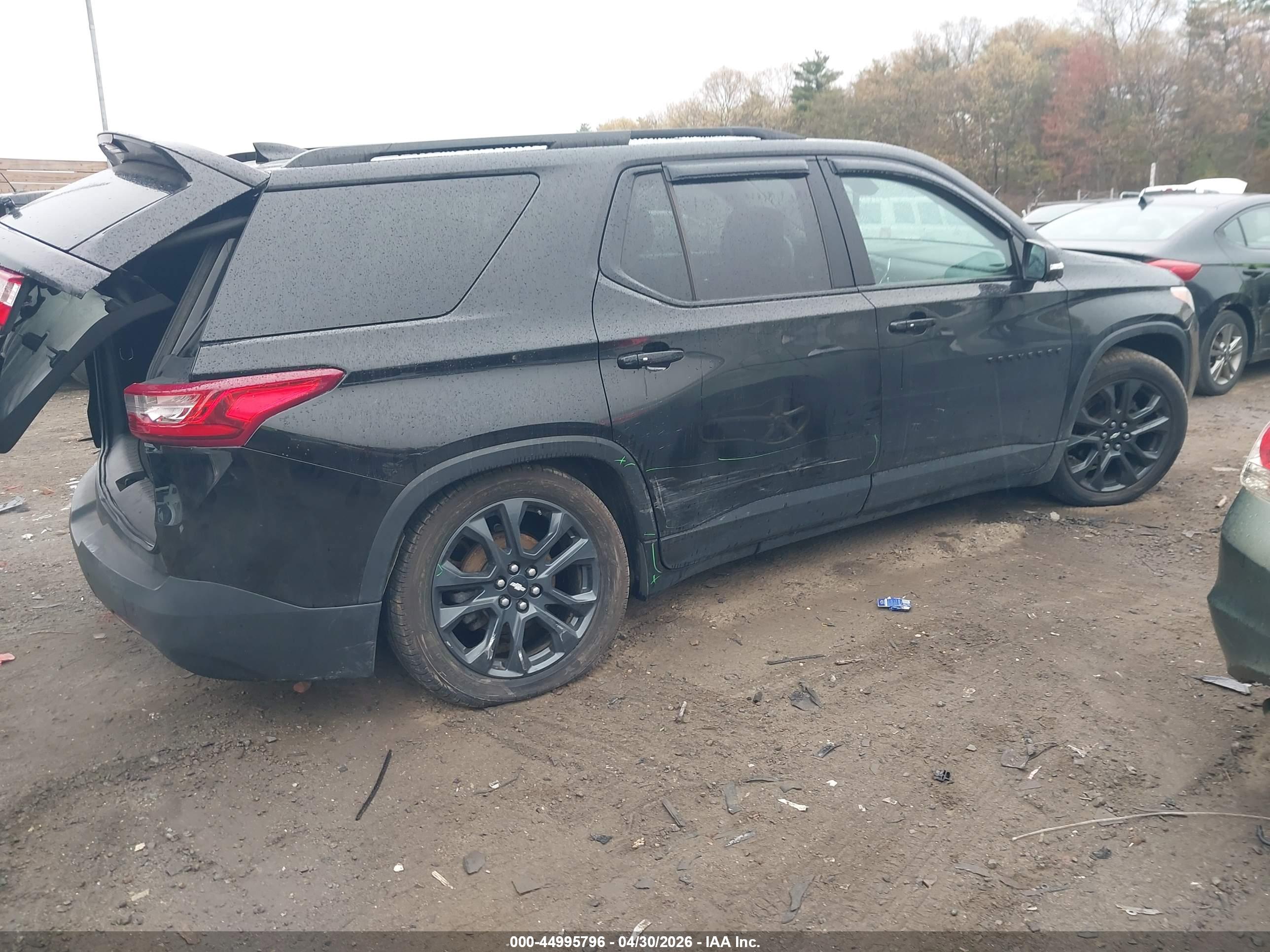 CHEVROLET TRAVERSE image 4
