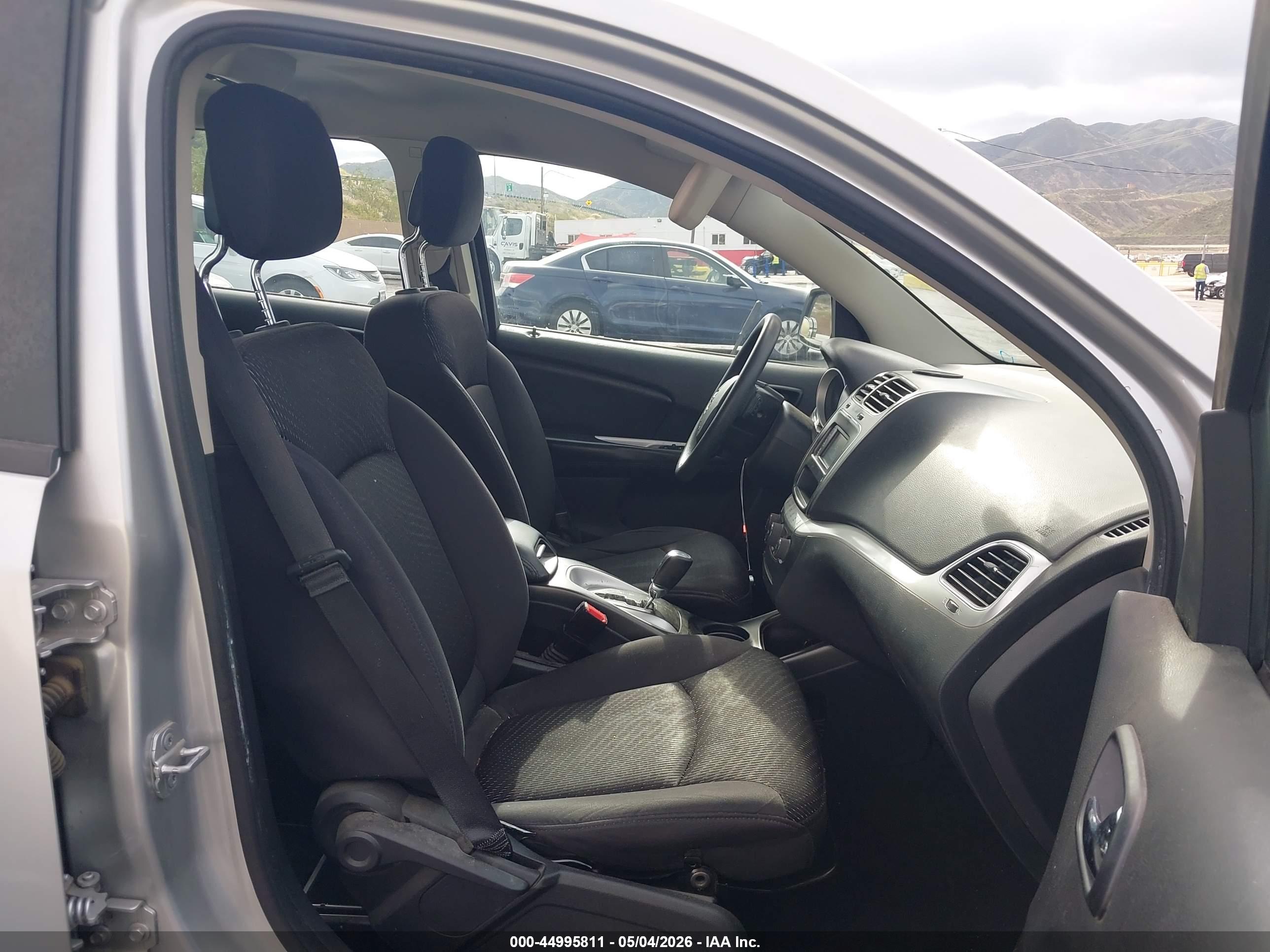 DODGE JOURNEY image 5