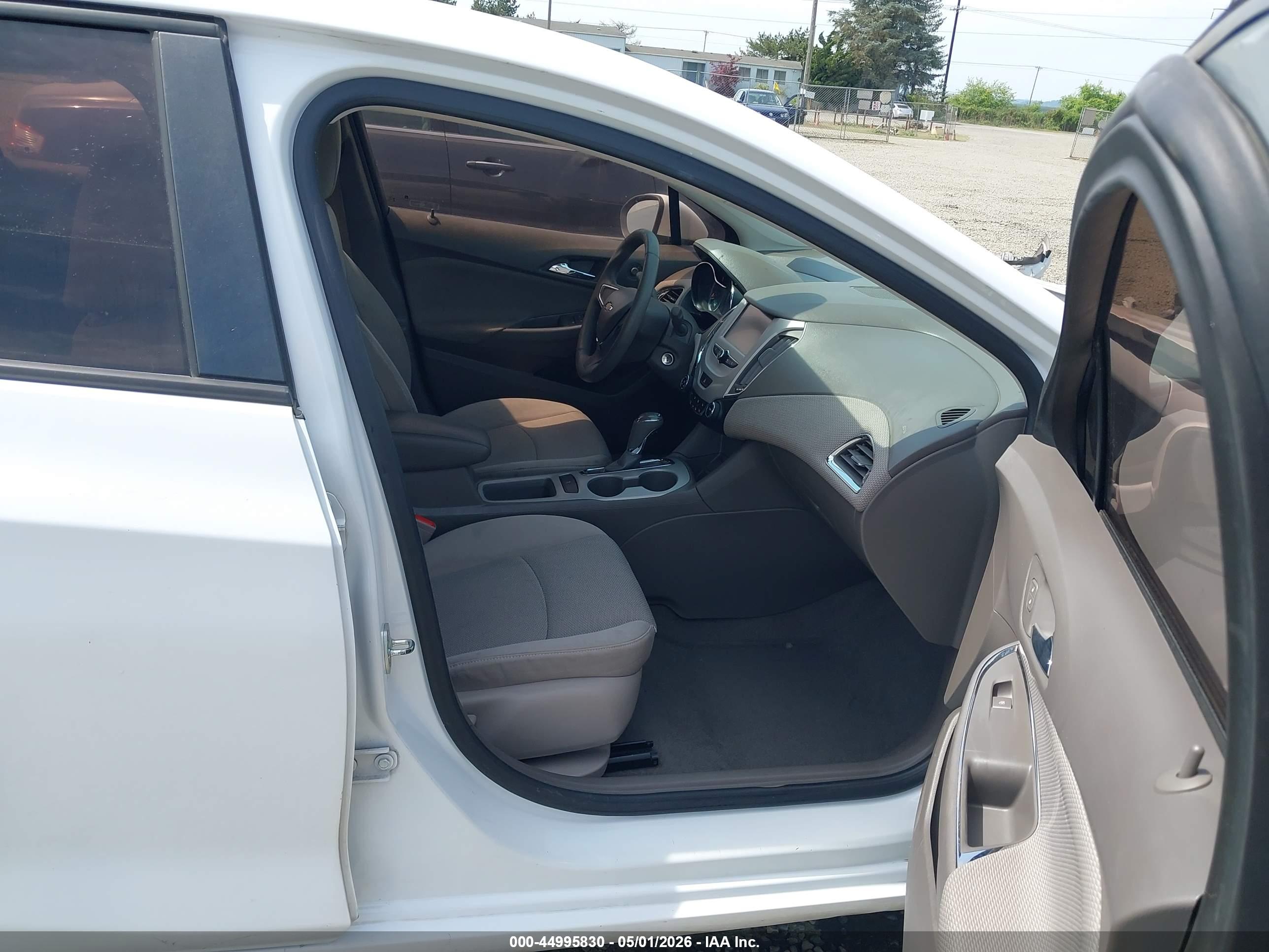 CHEVROLET CRUZE image 5