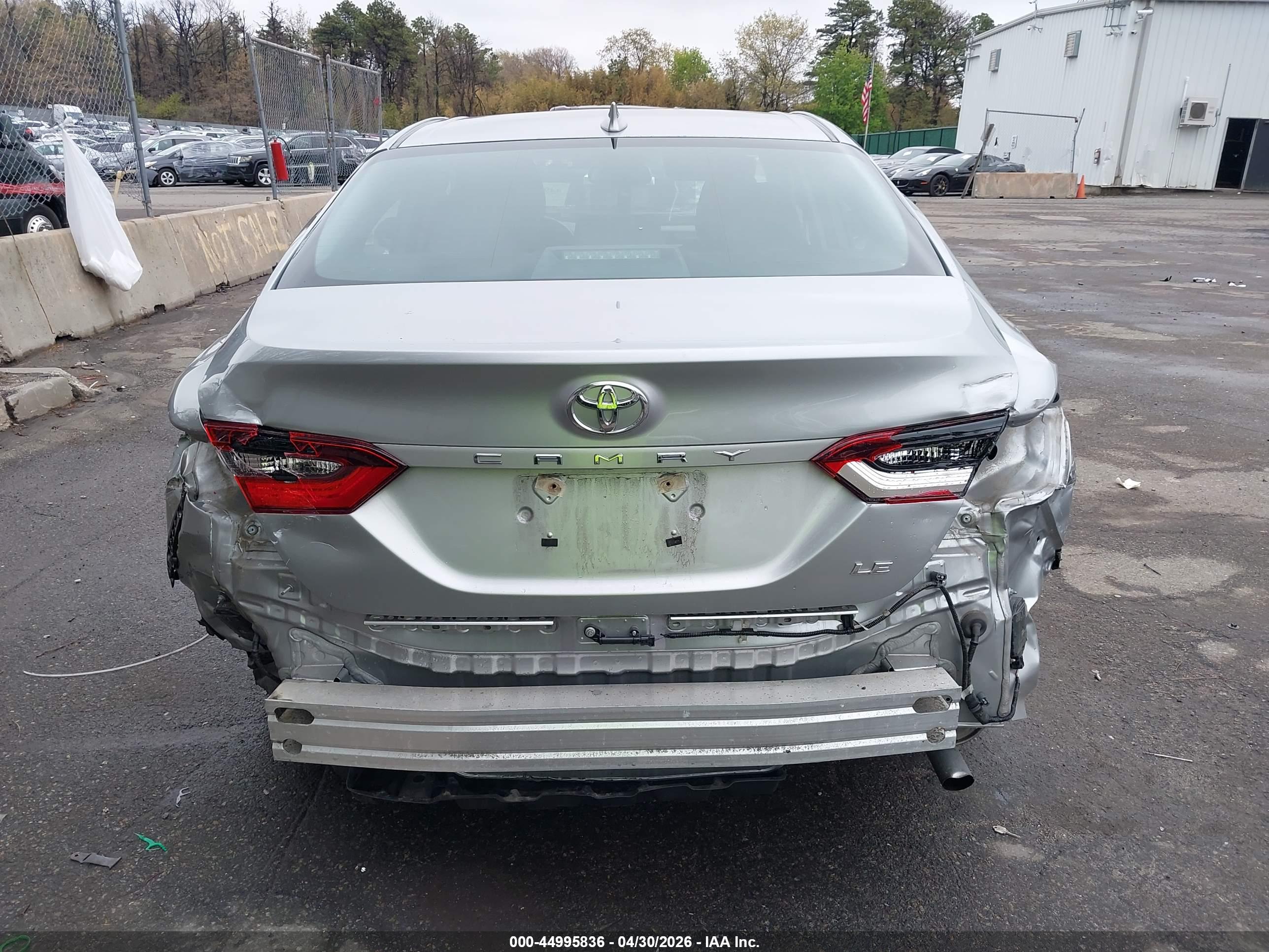 TOYOTA CAMRY image 6