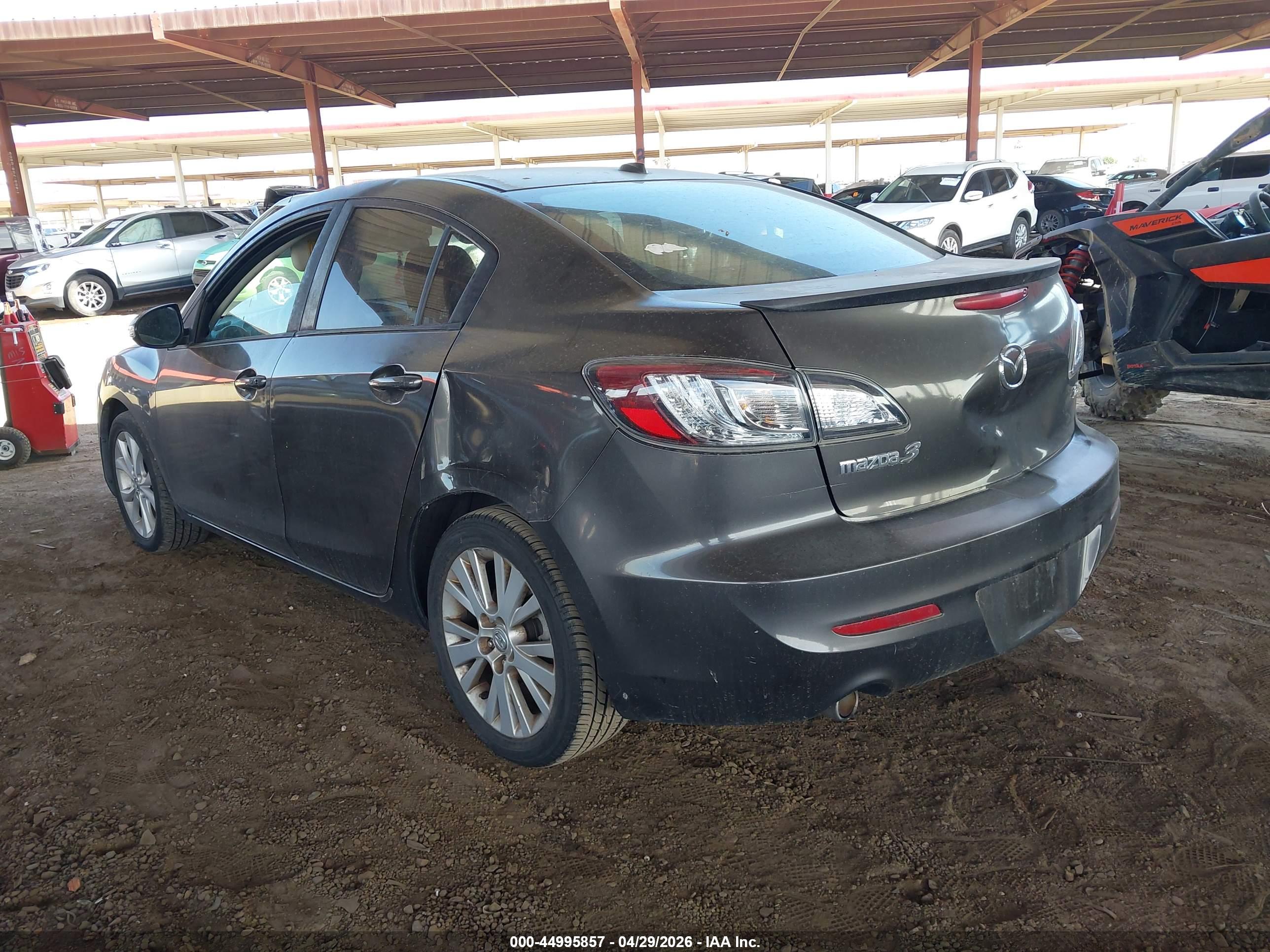 MAZDA MAZDA3 image 3